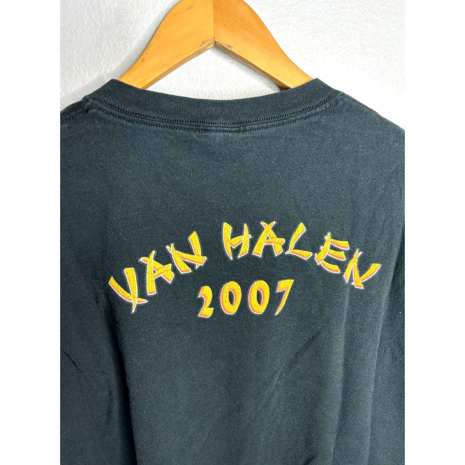 Anvil Nike Shirt 2XL Black Crew Tee Men 2XL T-Shirt Van Helen 2007 Tour Of TheWorld 1472 Size US XXL / EU 58 / 5 - 5 Thumbnail