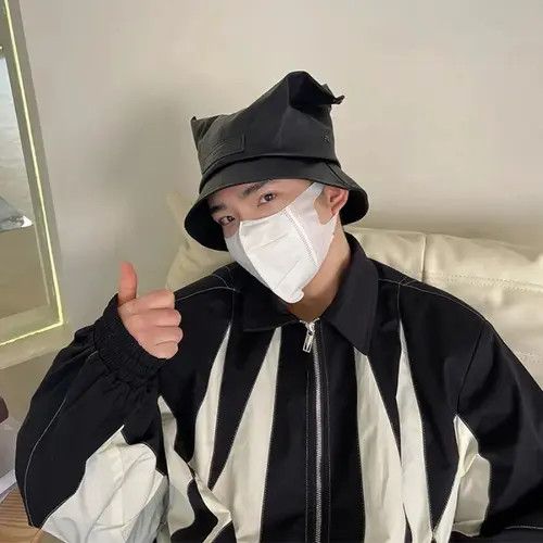 Other Design Leather Cowhorn Bucket Hat Size ONE SIZE - 4 Thumbnail