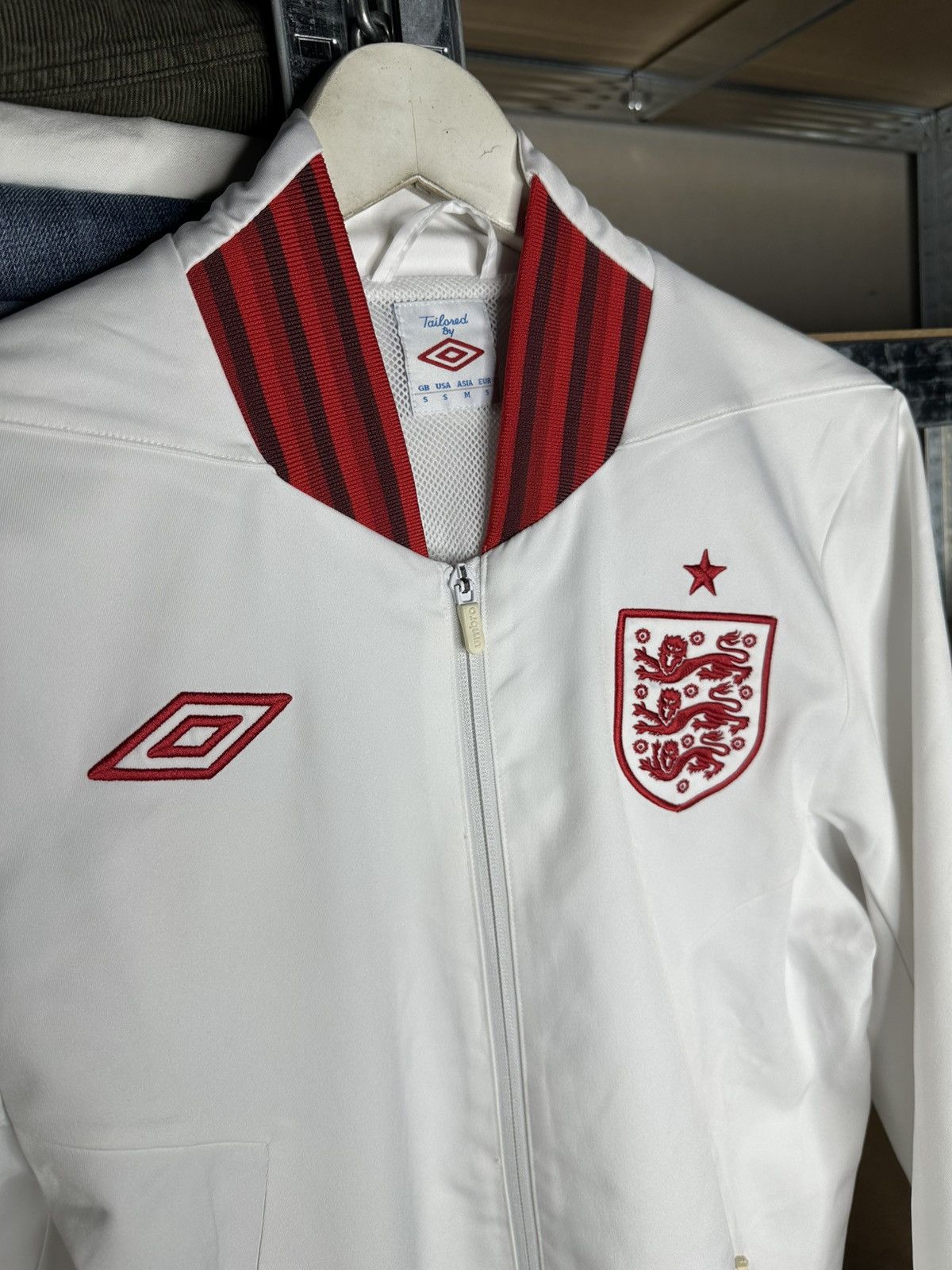 Umbro England 2012/2013 Umbro Football Jacket Soccer Jersey Size S Size US S / EU 44-46 / 1 - 3 Thumbnail
