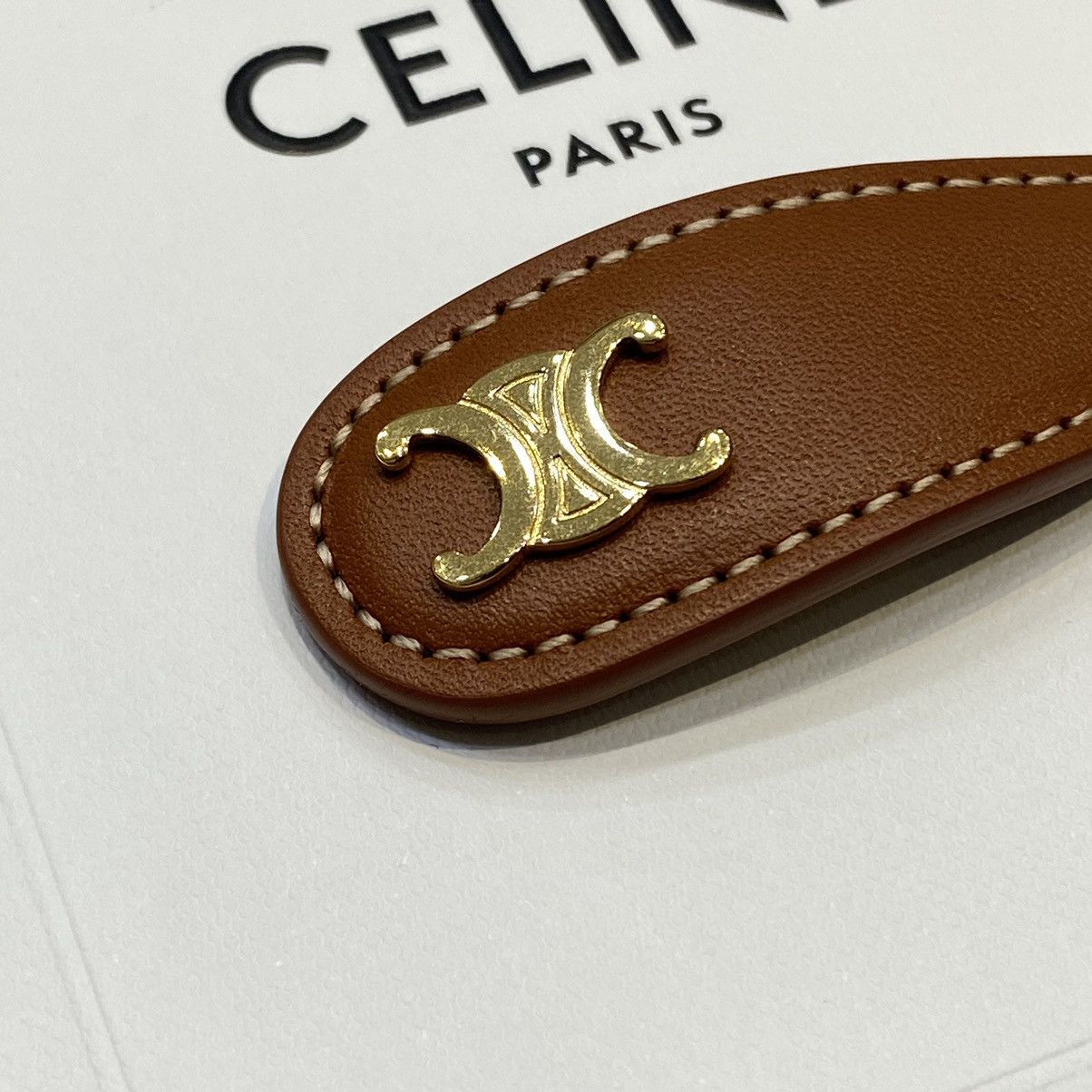 Celine CELINE Triomphe Snap Hair Clip In Calfskin TAN/GOLD Size ONE SIZE - 3 Thumbnail