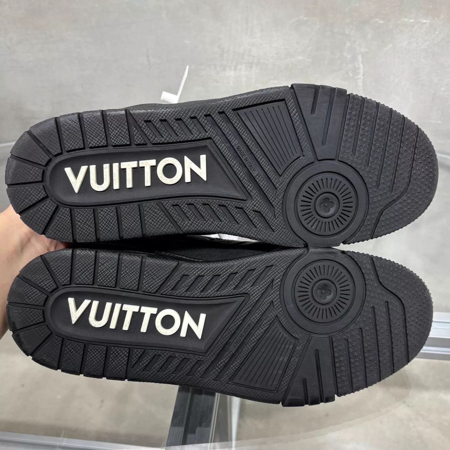 Louis Vuitton LV Trainer Black UK7 (41) YH25283 Size US 8 / EU 41 - 7 Thumbnail