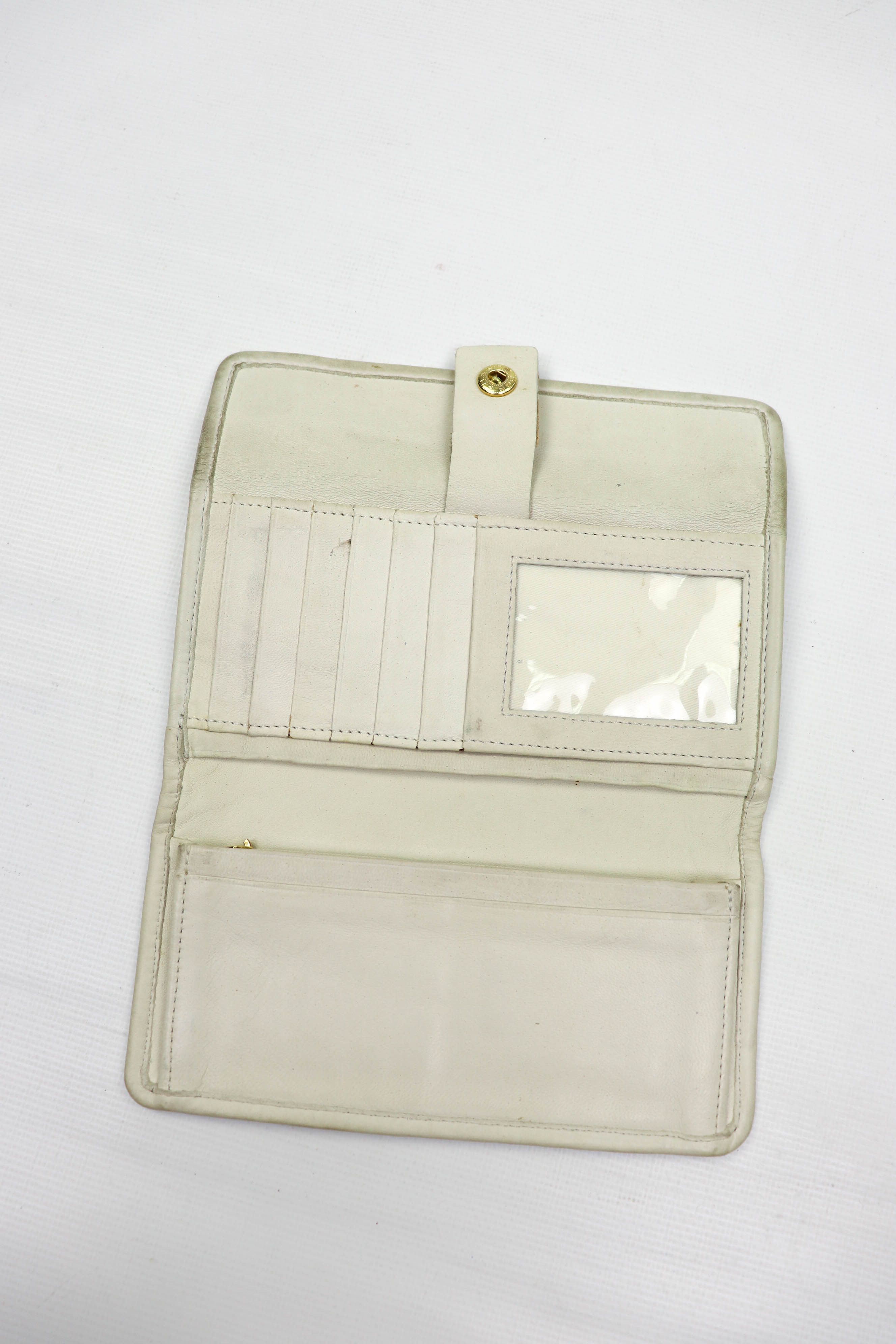 Armani Y2k Vintage Armani Exchange Distressed White Leather Wallet Size ONE SIZE - 3 Thumbnail