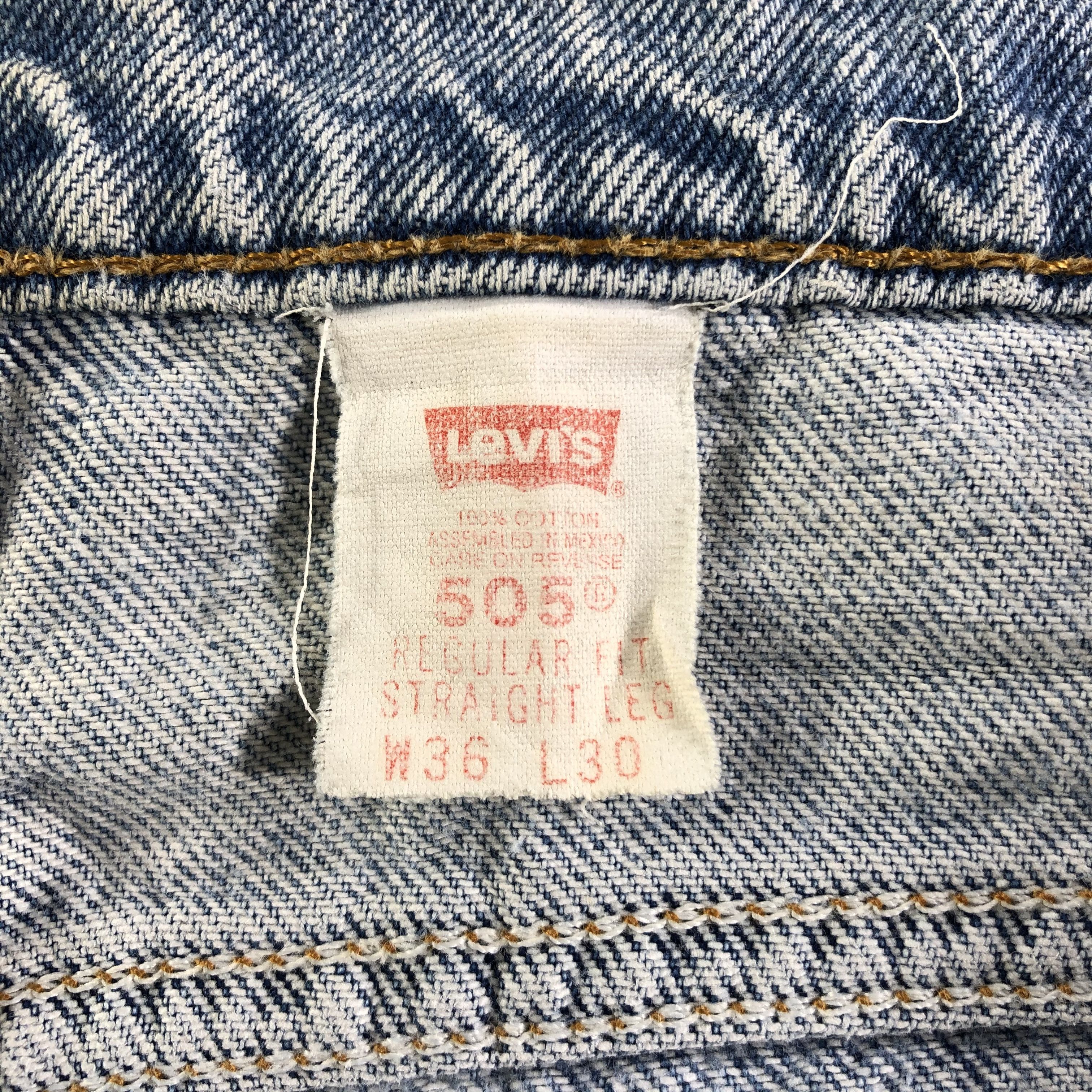 Levi's Vintage 90s Light Wash Levis 505 Jeans-J3013 Size US 35 - 11 Thumbnail