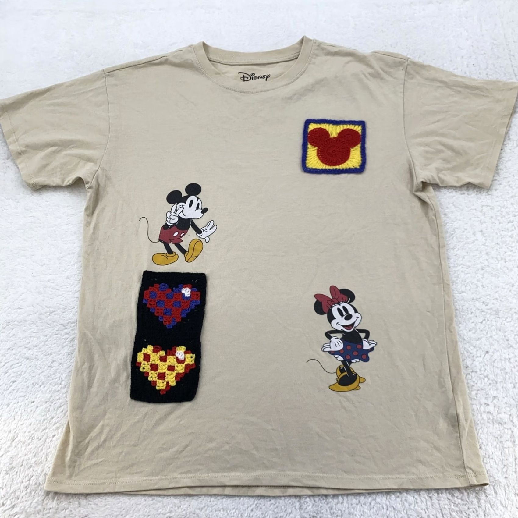 Disney Disney Shirt Mens Medium Mickey Minnie Donald Daisy Crochet Patch Happy Moments Size US M / EU 48-50 / 2 - 2 Thumbnail