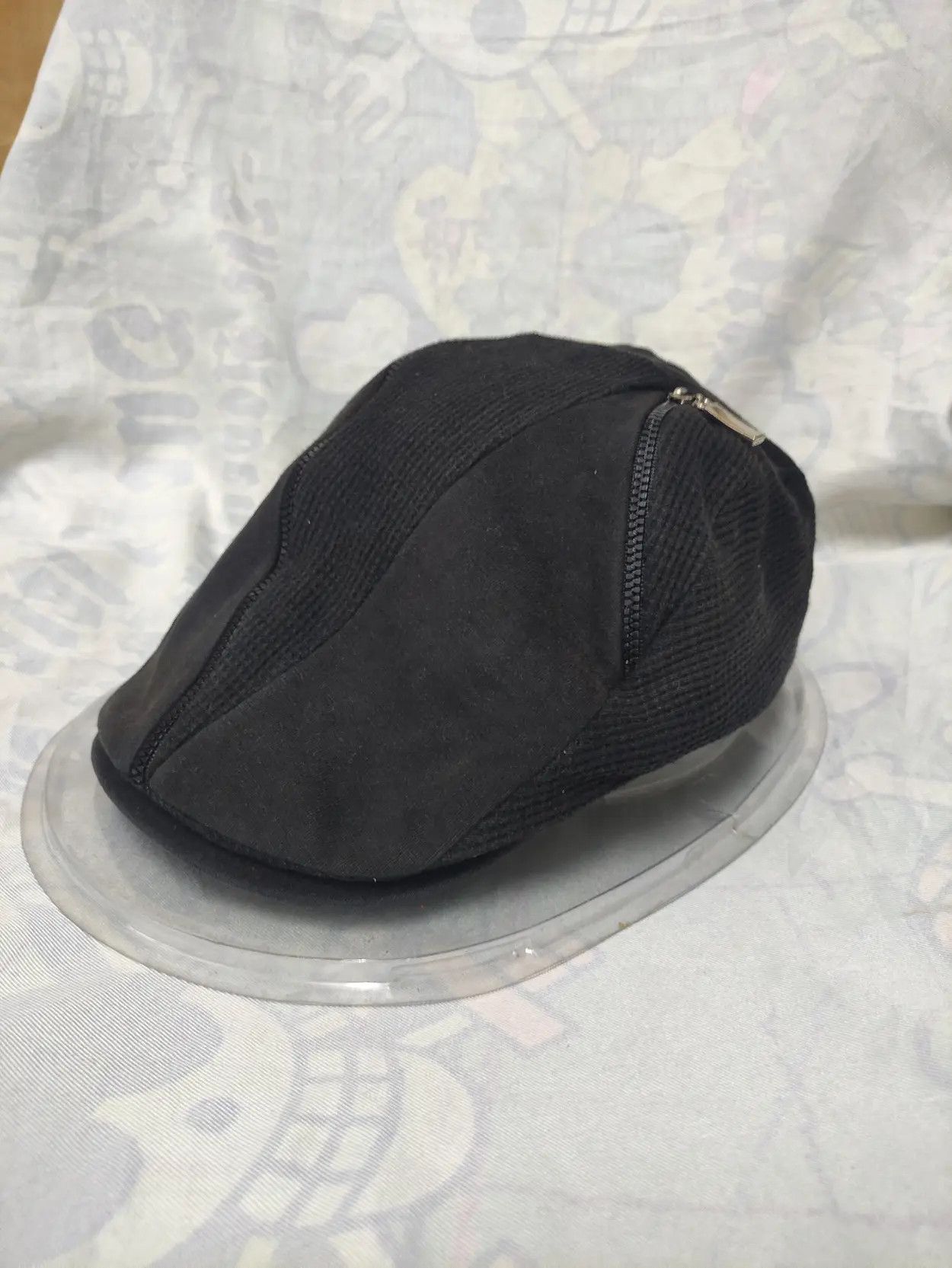French Connection FRENCH CONNECTION BARETTA CAP RARE DESIGN Size ONE SIZE - 2 Thumbnail