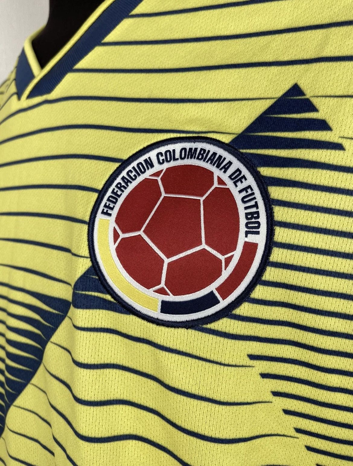 Adidas Colombia Team 2019/20 Home Jersey Adidas DN6619 Size XL Size US XL / EU 56 / 4 - 4 Thumbnail