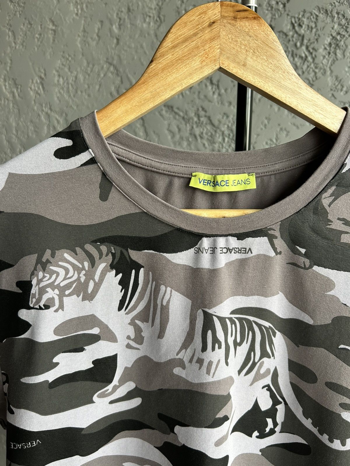 Versace Jeans Couture Versace Jeans Man's Camo-tiger t-shirt size L Size US M / EU 48-50 / 2 - 5 Thumbnail