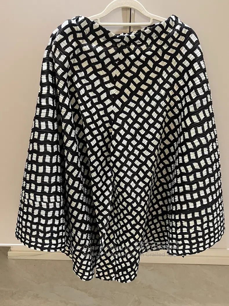 Issey Miyake Issey Miyake size:5 Black-White Gingham Midi Skirt Size 31" - 2 Thumbnail