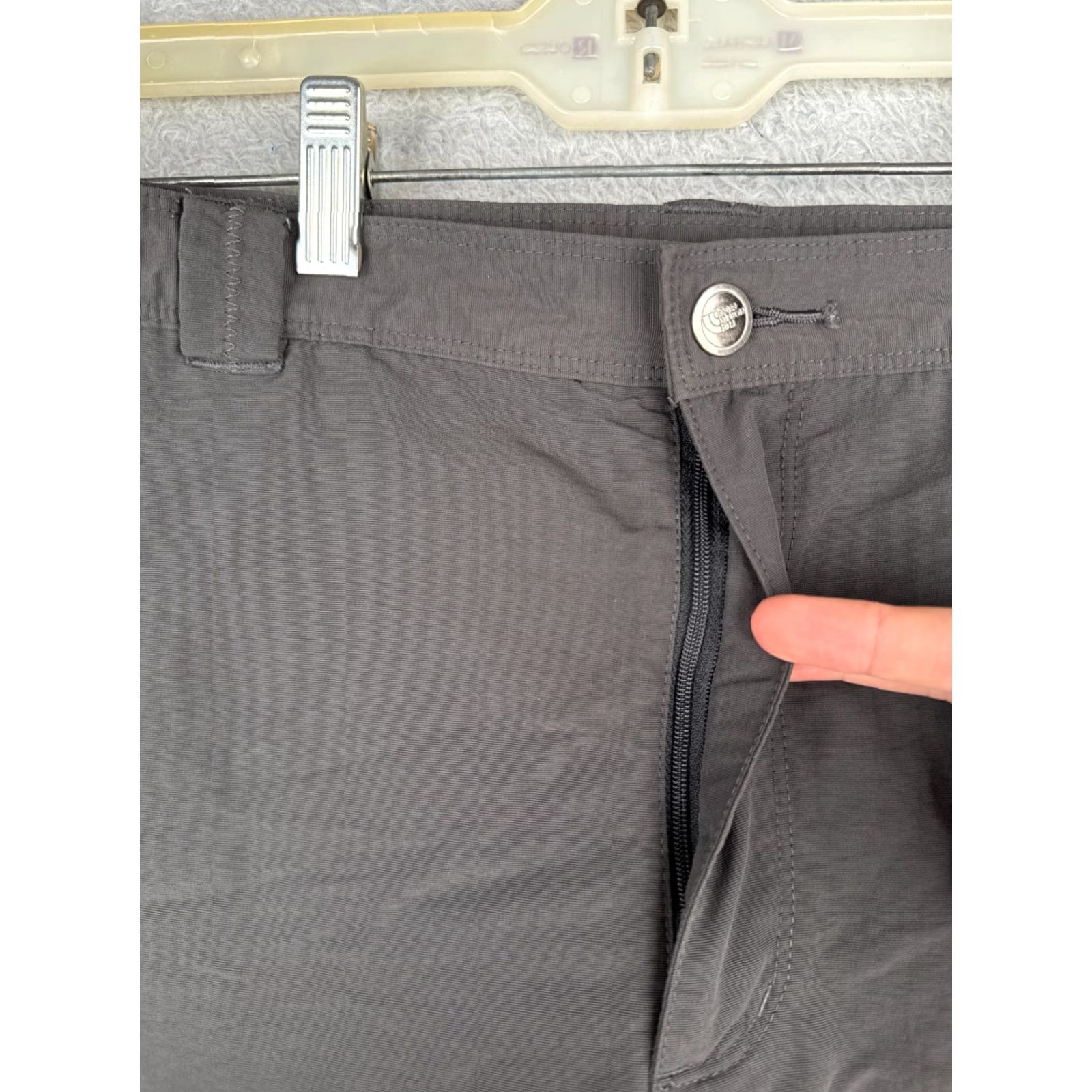 The North Face The North Face Shorts Mens 38 Gray 100% Nylon Chino Hike Camping Golf Work 38x10 Size US 38 / EU 54 - 6 Thumbnail