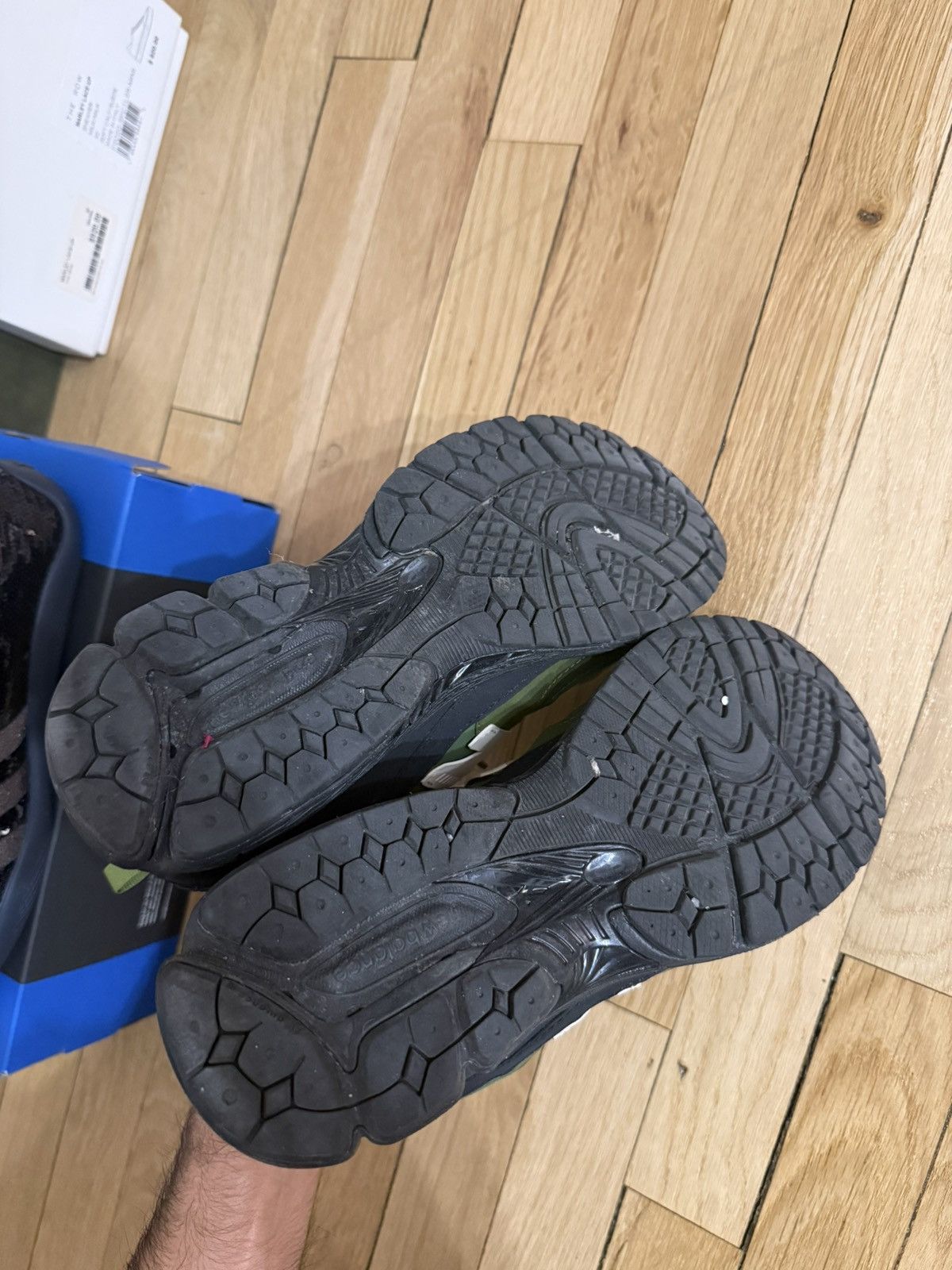 New Balance Basement New Balance 2002R Size US 9.5 / EU 42-43 - 6 Thumbnail