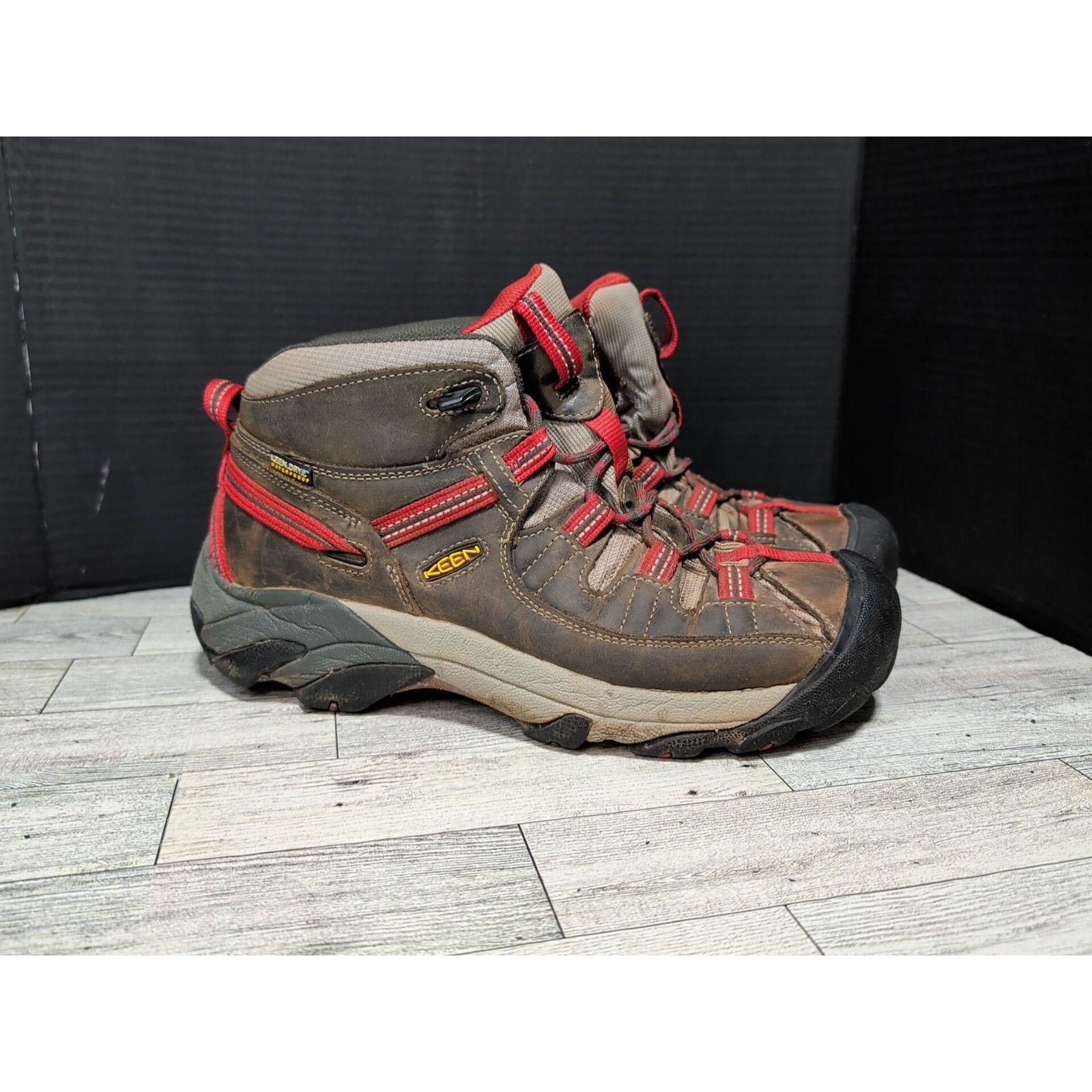 Keen Targhee Ii Waterproof Women's Hiking Boots Size 10.5 in Brown
