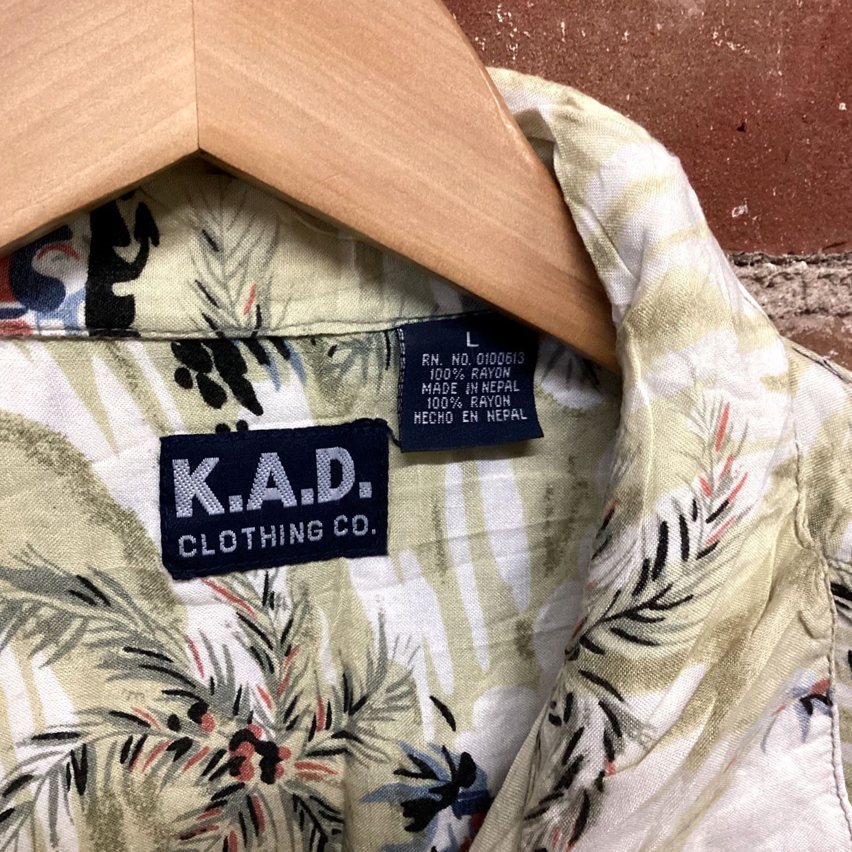 Vintage VINTAGE Hawaiian Shirt Mens L Rayon Button Up Floral KAD Clothing T29 Size US L / EU 52-54 / 3 - 2 Thumbnail