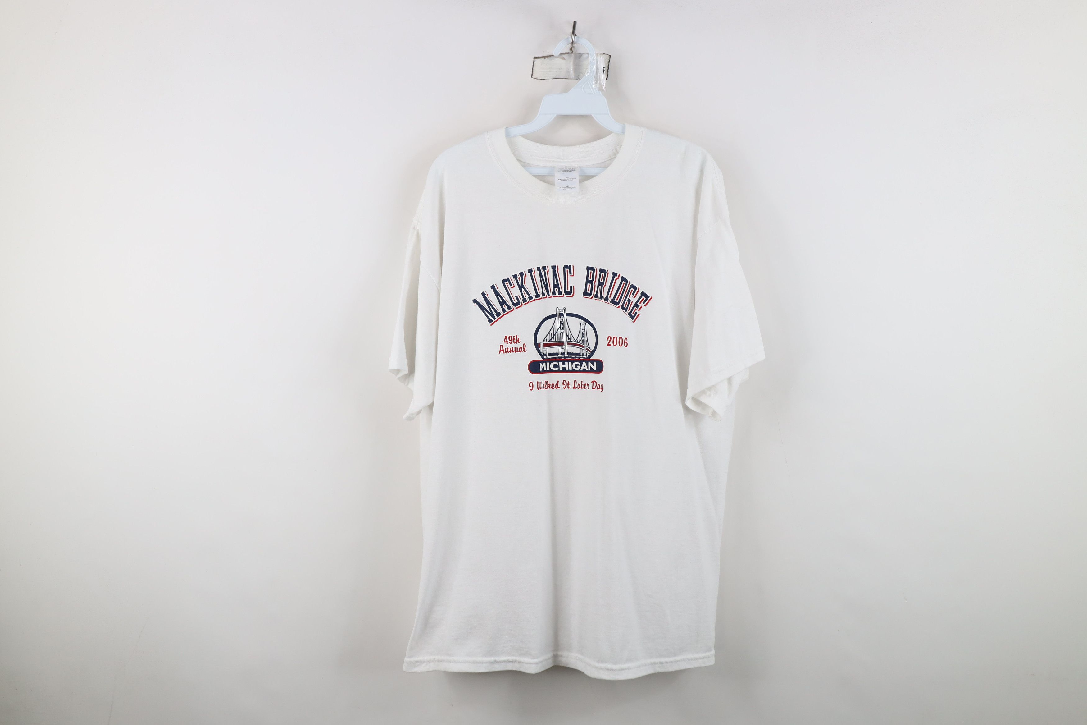 Vintage Vintage Y2K Bridge Walk Michigan Labor Day T-Shirt White Size US XL / EU 56 / 4 - 1 Thumbnail