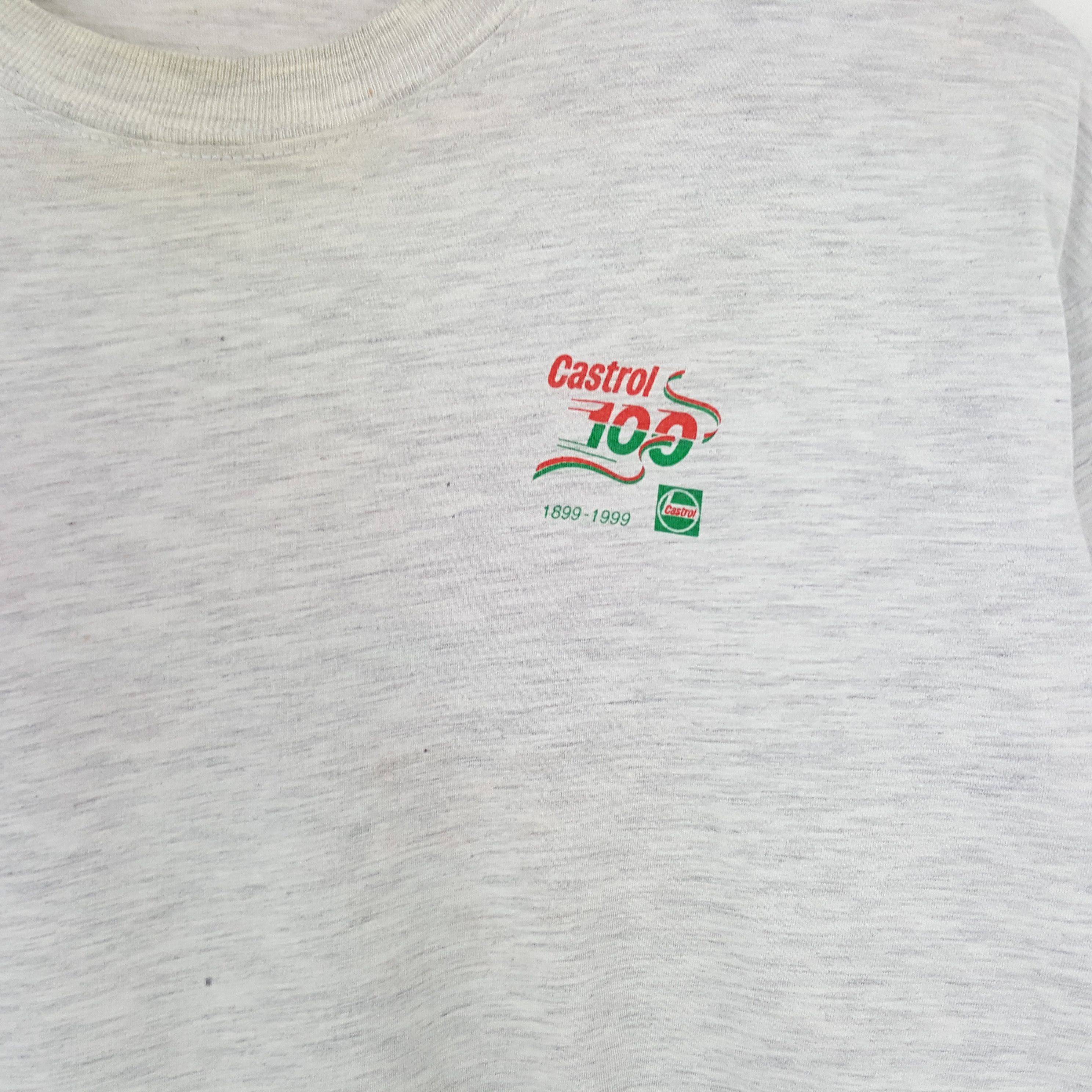 Vintage Vintage Castrol Racing Oil Lubricant Motorsports Tshirt Size US L / EU 52-54 / 3 - 4 Thumbnail