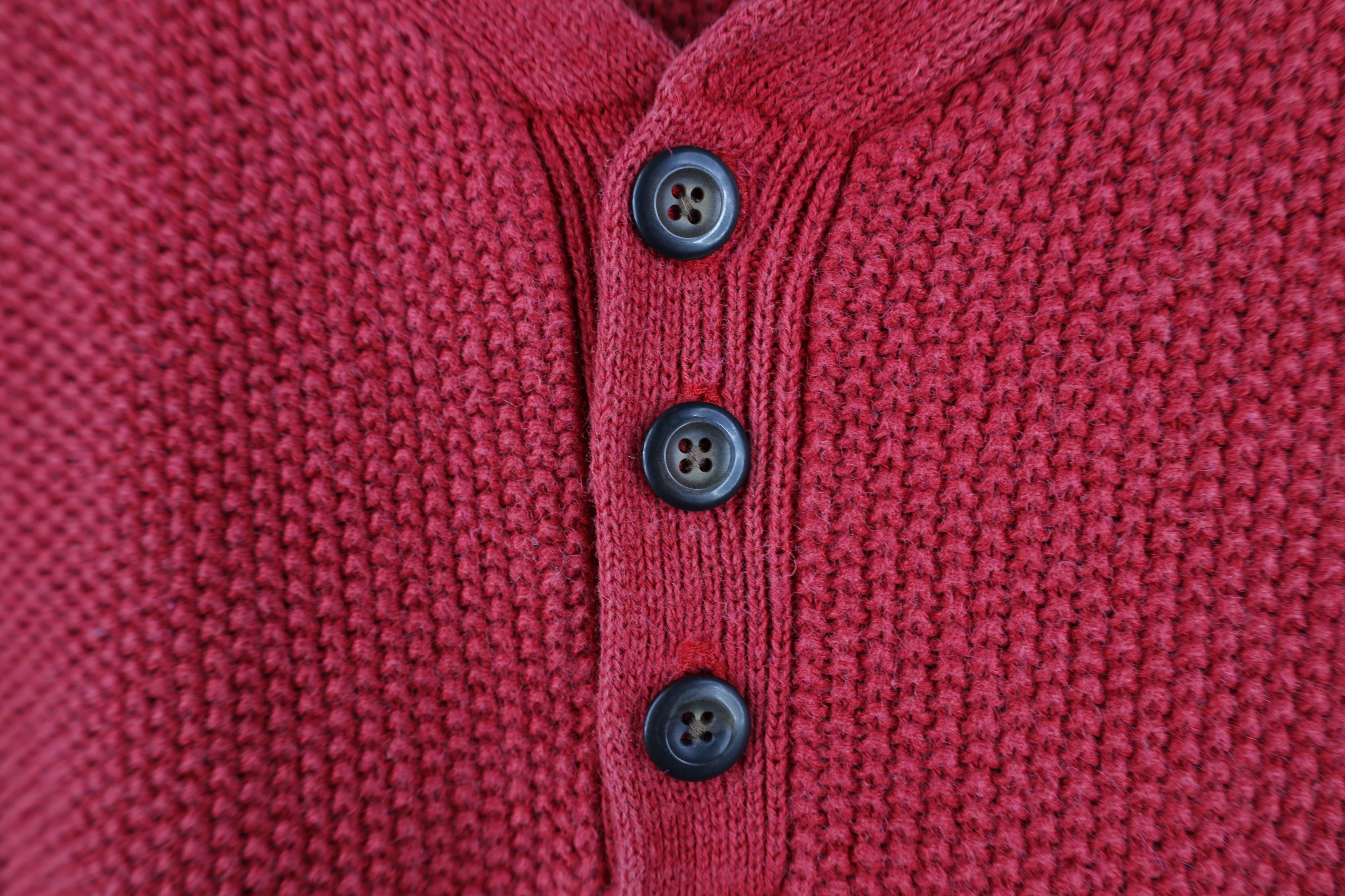 Vintage Vintage 90s Streetwear Blank Thermal Knit Henley Sweater Red Size US L / EU 52-54 / 3 - 4 Thumbnail