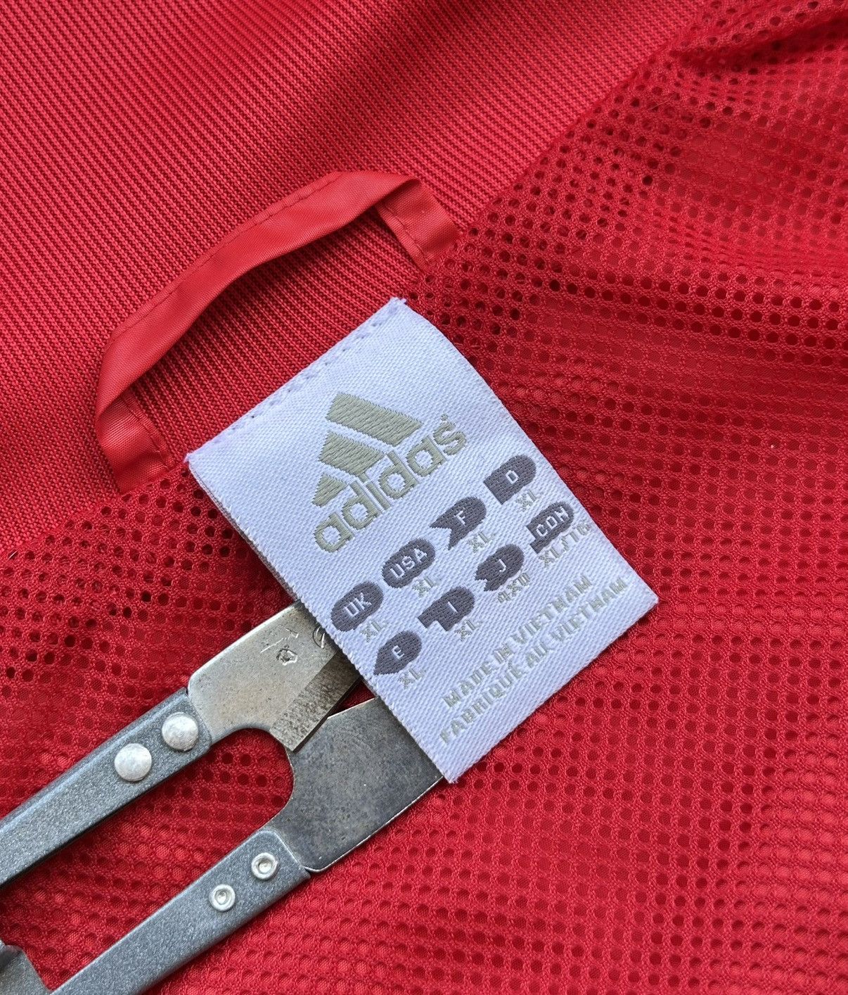 Adidas SPAIN 2012 2013 FOOTBALL SOCCER ANHEM JACKET ADIDAS sz XL Size US M / EU 48-50 / 2 - 8 Thumbnail