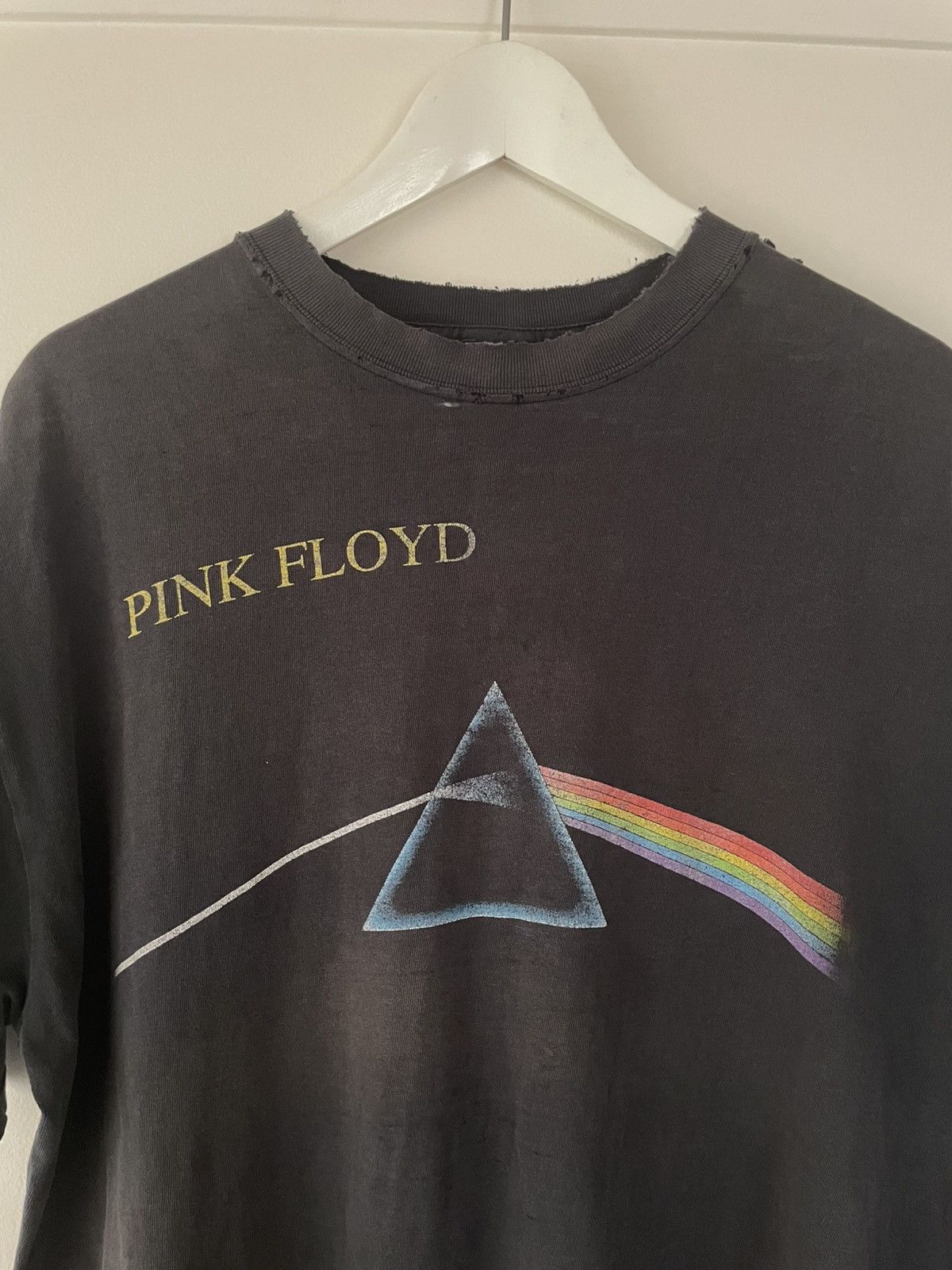 Pink Floyd Vintage Faded & Distressed Pink Floyd Dark Side of the Moon Size US M / EU 48-50 / 2 - 5 Thumbnail