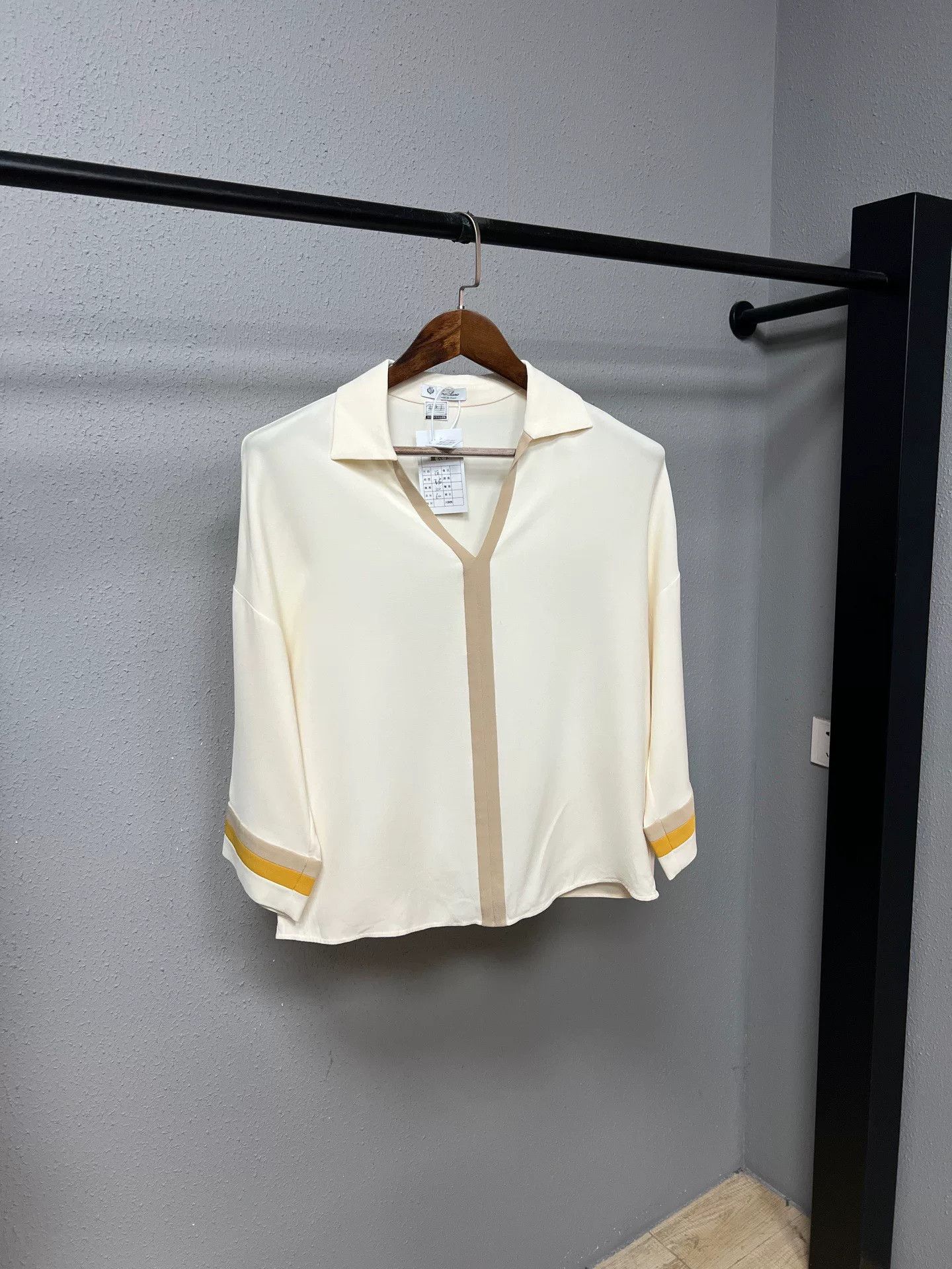 Loro Piana Loro Piana Silk Top Size S / US 4 / IT 40 - 1 Thumbnail