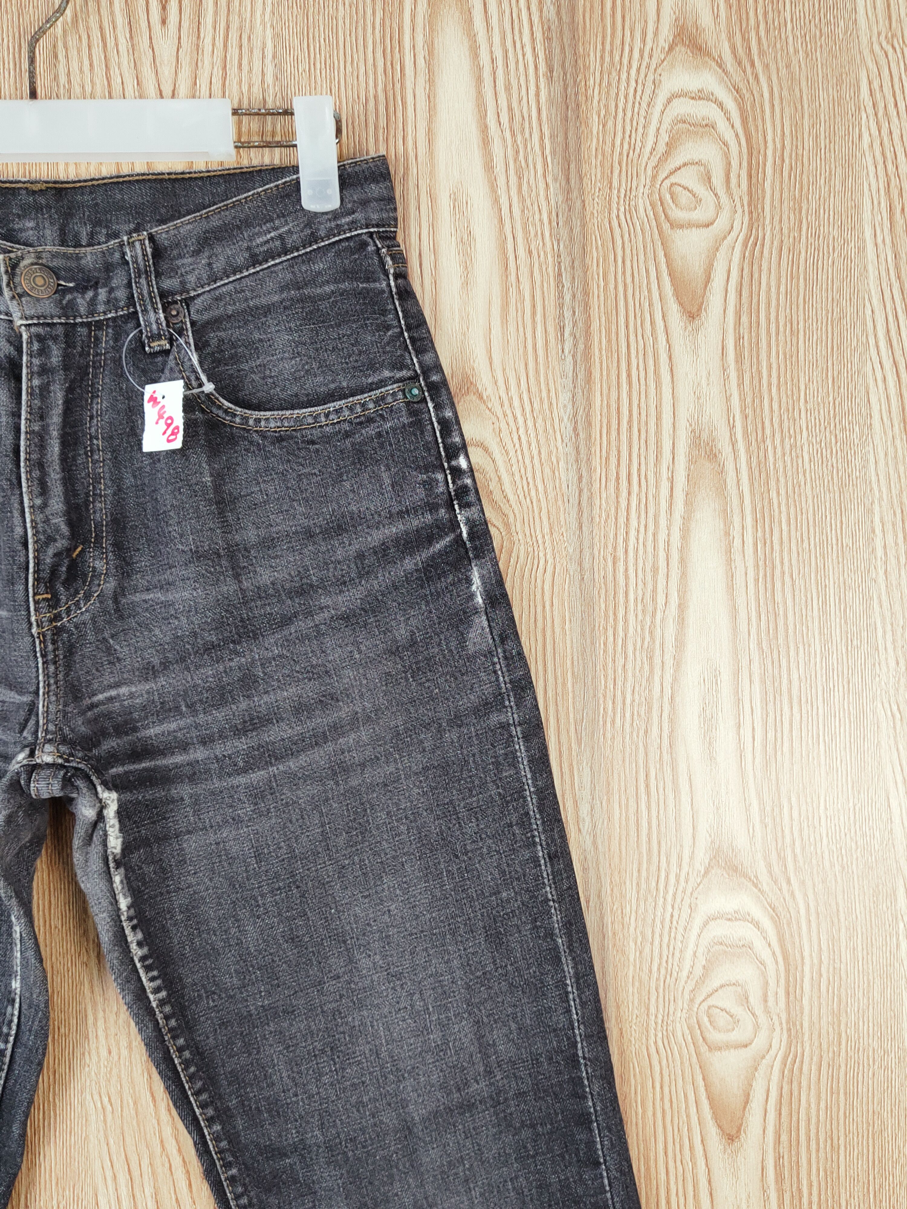 Levi's 552 Levi's Black Distressed Ripped Jeans #W498 Size US 27 - 6 Thumbnail