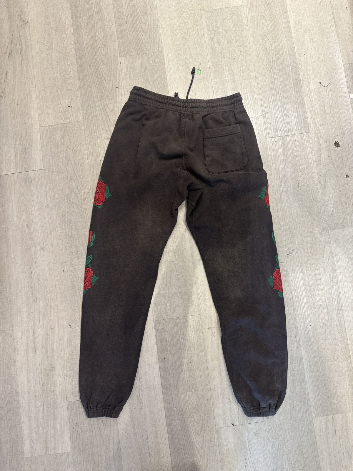 Saint Michael × Vlone Saint Michael vlone skull sweatpants small new Size US 30 / EU 46 - 2 Thumbnail