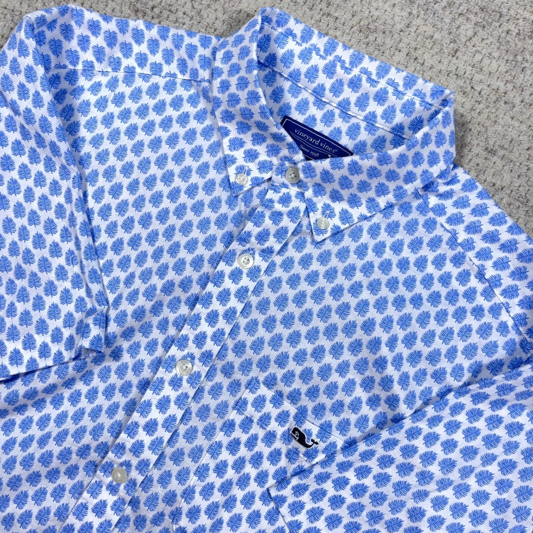 Vineyard Vines Vineyard Vines Shirt Men Medium Blue Button Up Leaf Floral Hawaiian Camp Hiking Size US M / EU 48-50 / 2 - 5 Thumbnail