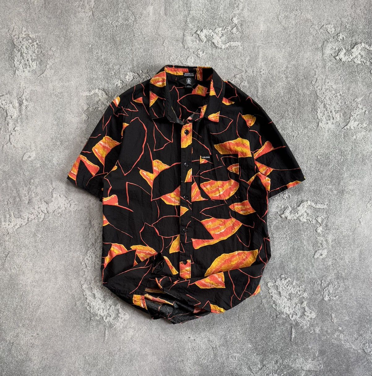 Volcom Volcom M all printed flowers 🌺 shirts button up polo tee Size US M / EU 48-50 / 2 - 1 Thumbnail