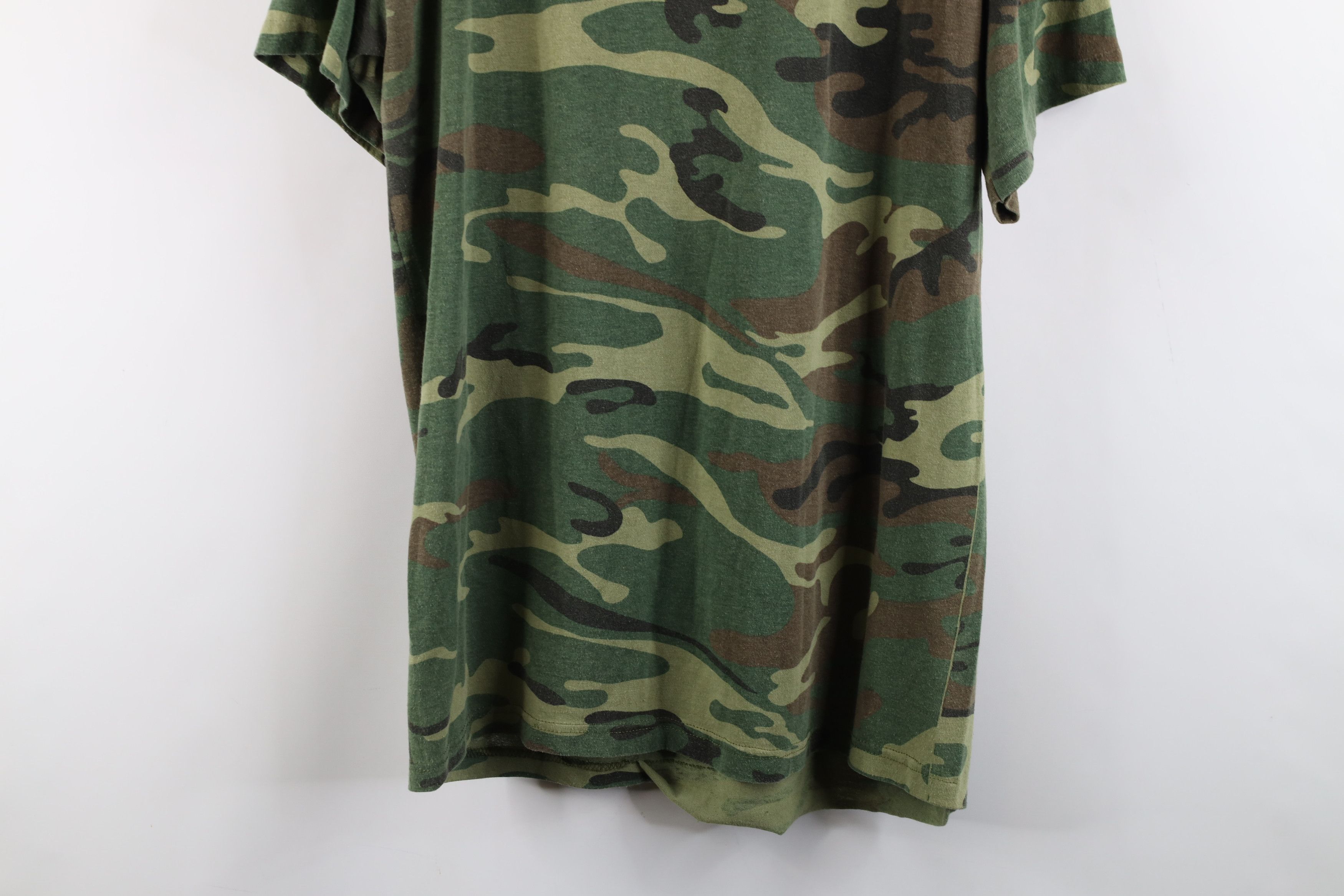 Vintage Vintage 70s 80s Streetwear Thin Camouflage T-Shirt USA Size US L / EU 52-54 / 3 - 11 Thumbnail
