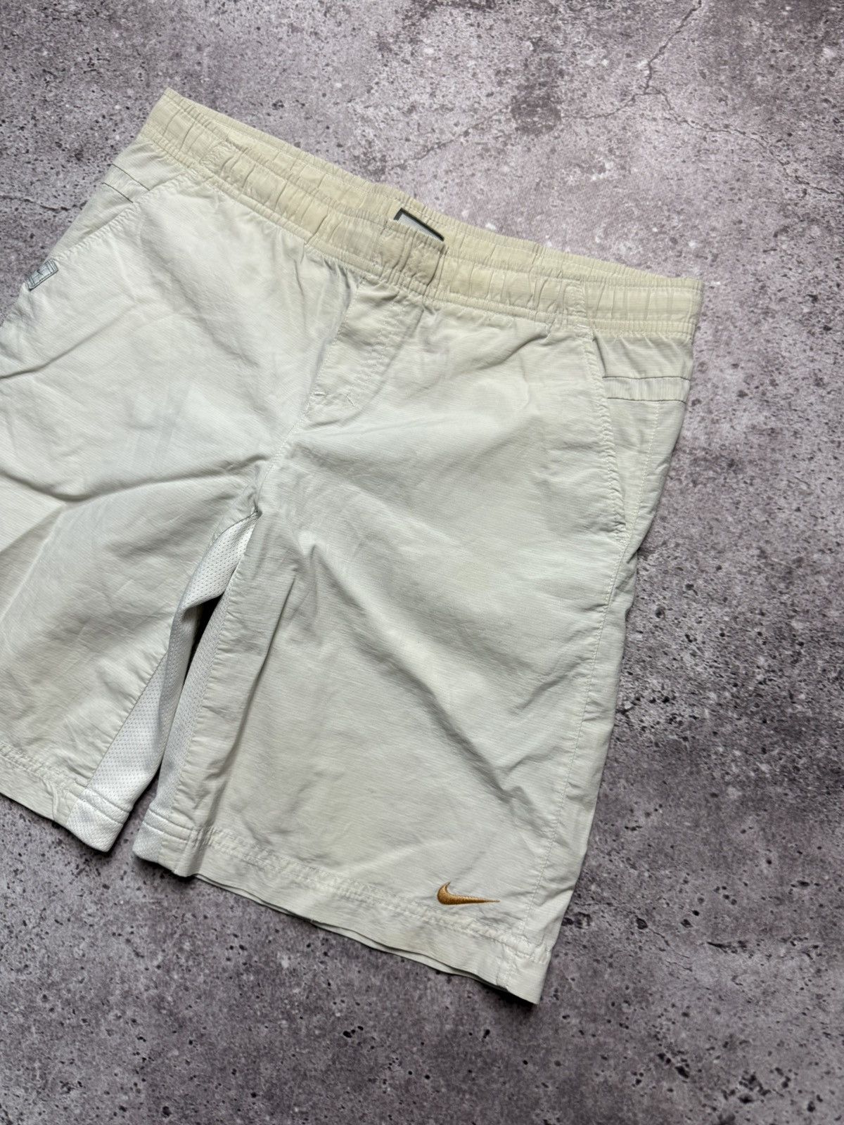 Nike × Vintage Vintage Nike Nylon Shorts 90s Y2K Size US 32 / EU 48 - 2 Thumbnail