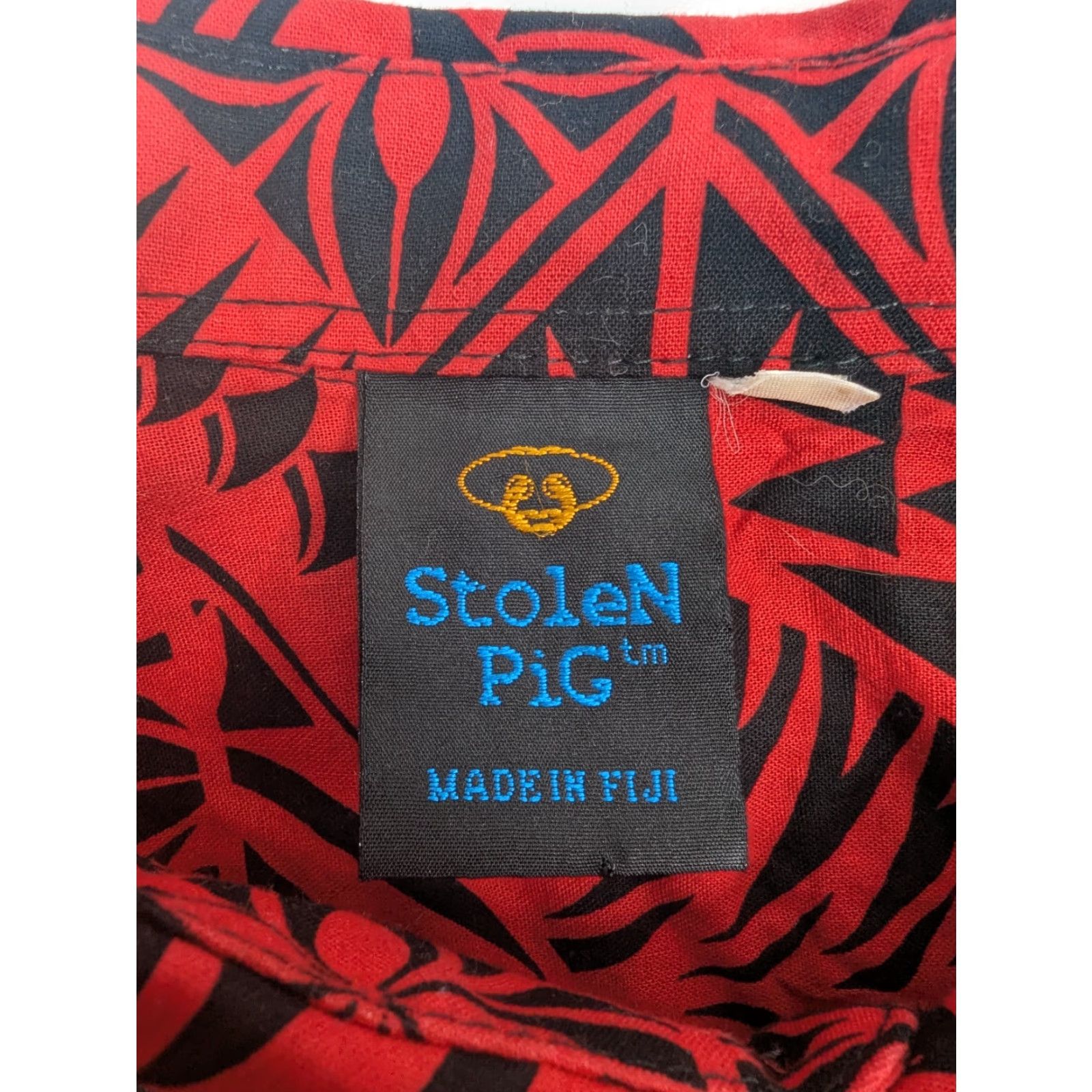 Vintage Stolen Pig Button-Up Shirt Hawaiian Red Men's 2XL Short Sleeve Made in Fiji Size US XXL / EU 58 / 5 - 7 Thumbnail