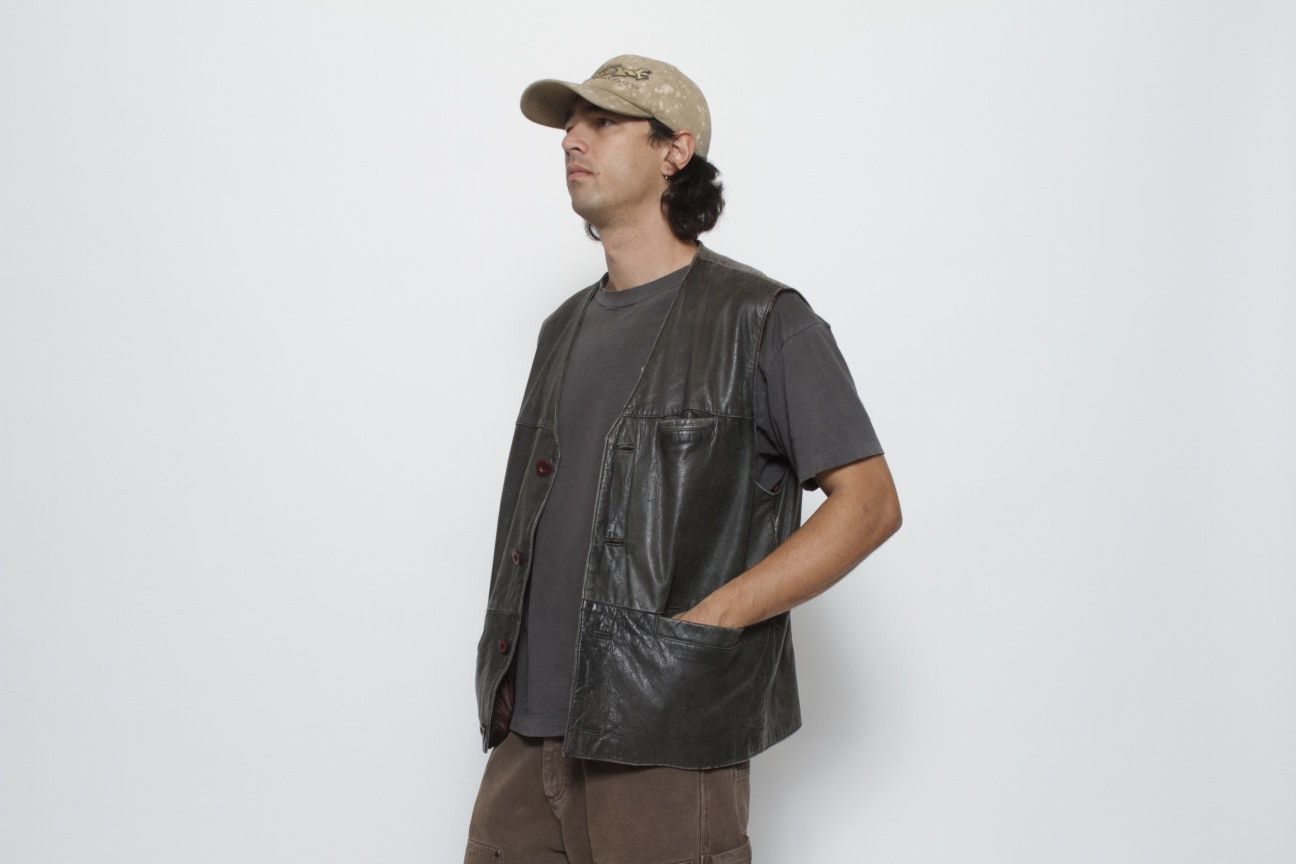 Vintage FADED BLACK BUTTON UP LEATHER VEST Size US L / EU 52-54 / 3 - 3 Thumbnail