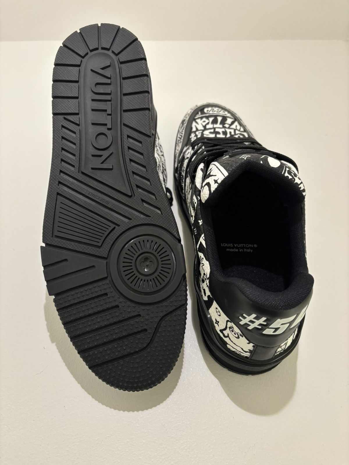 Louis Vuitton Louis Vuitton Black Comic Motif Trainers Size US 10 / EU 43 - 10 Thumbnail