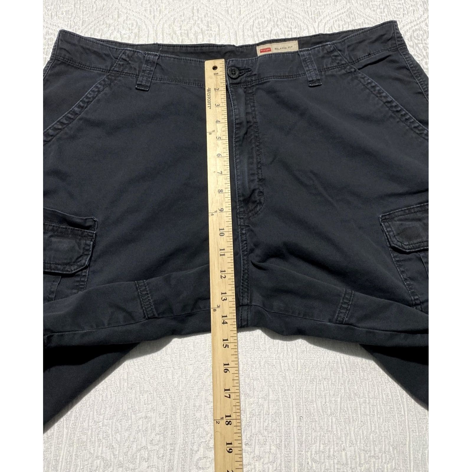 Wrangler Wrangler Shorts Mens 40 Black Relaxed Fit Cargo Canvas Pockets Cotton Casual Size US 40 / EU 56 - 4 Thumbnail
