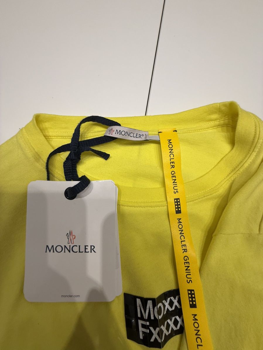 Moncler Moncler Yellow Fragment T Shirt Size US S / EU 44-46 / 1 - 6 Thumbnail