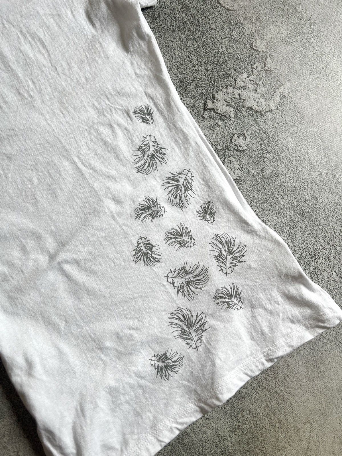 Canada Goose Canada Goose Womens White T-Shirt With Holographic Tag Sz XS Size XS / US 0-2 / IT 36-38 - 2 Thumbnail