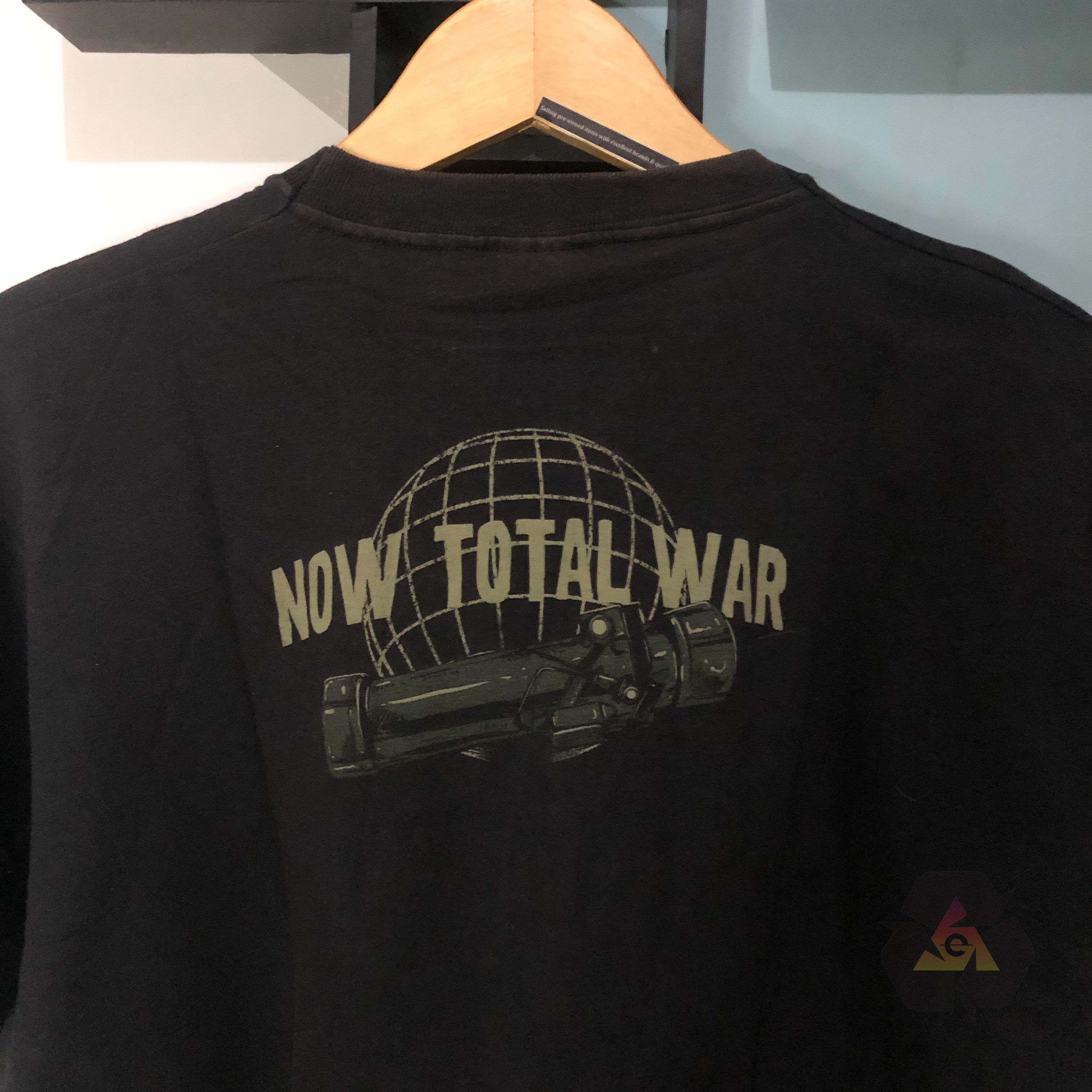 Band Tees Vintage Earth Crisis Total War T-Shirt Size US L / EU 52-54 / 3 - 9 Thumbnail