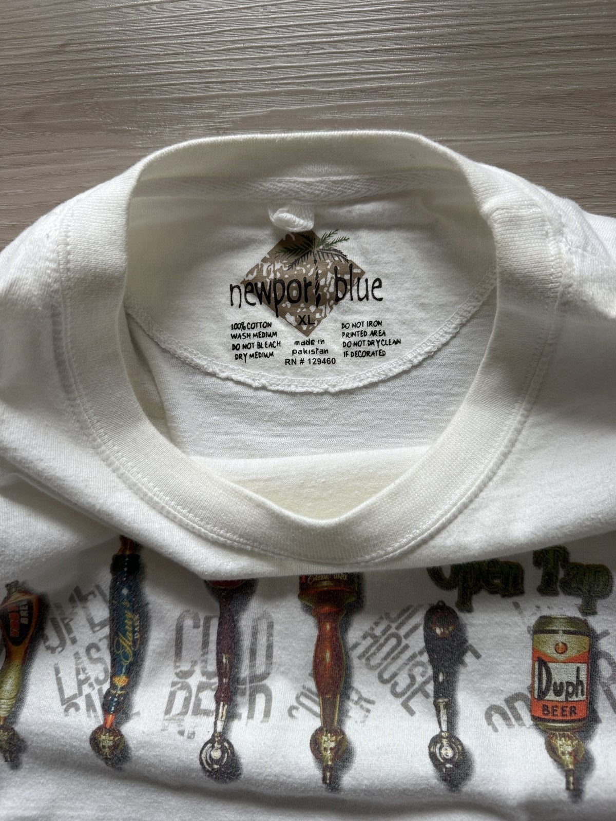 Vintage White and multi-coloured Newport Blue open tap t-shirt tee Size US XL / EU 56 / 4 - 2 Thumbnail