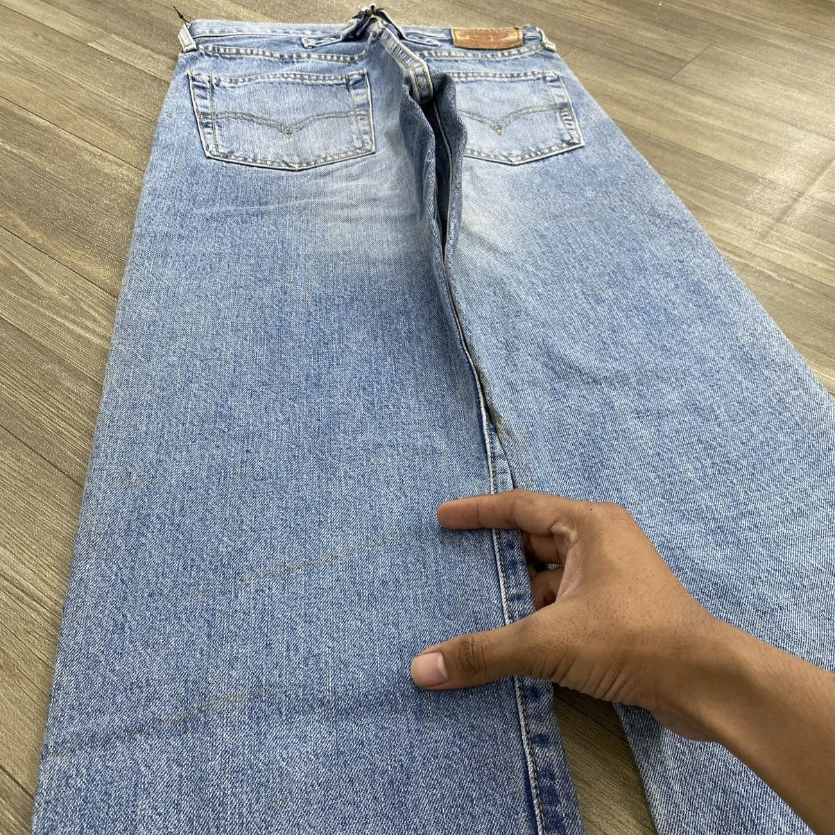 Levi's Vintage Clothing 🇯🇵 1990s Vintage Levis 702xx Selvedge Buckle Back Faded Jeans Size US 30 / EU 46 - 22 Thumbnail