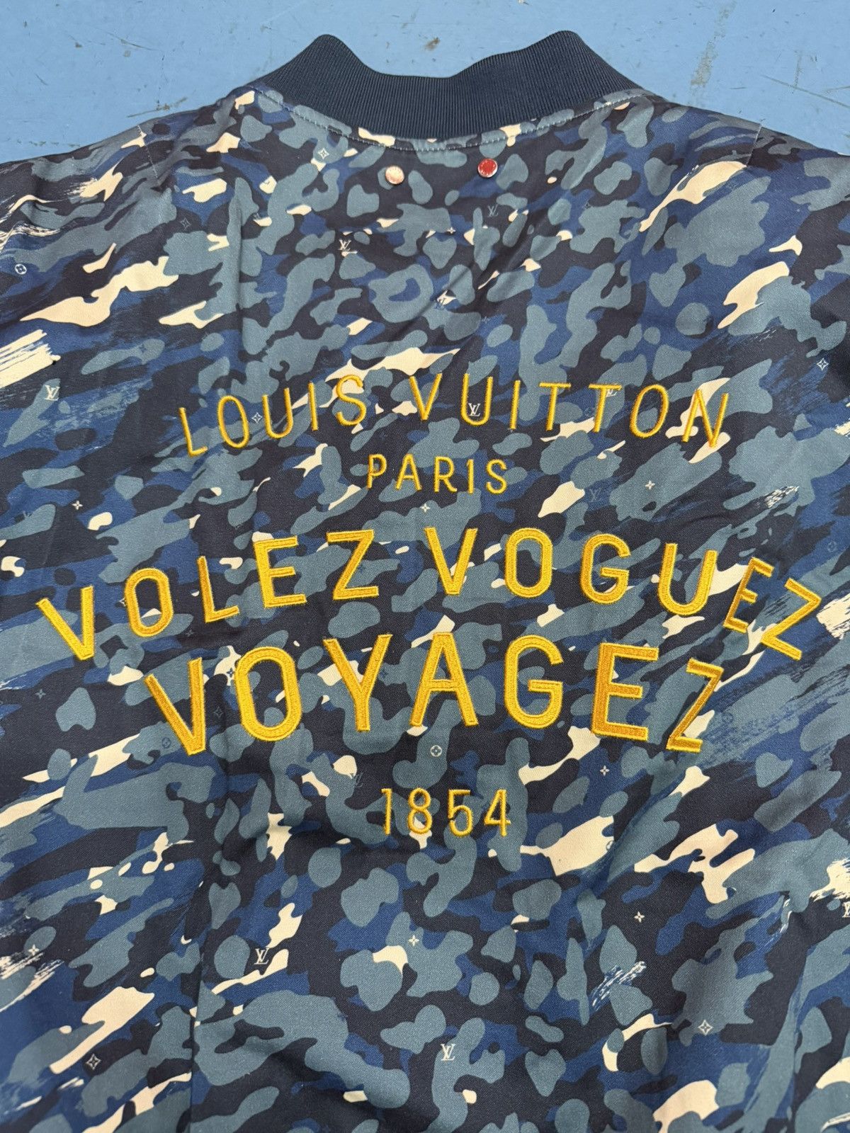 Louis Vuitton LOUIS VUITTON 2012 BLUE CAMO BOMBER Size US L / EU 52-54 / 3 - 3 Thumbnail