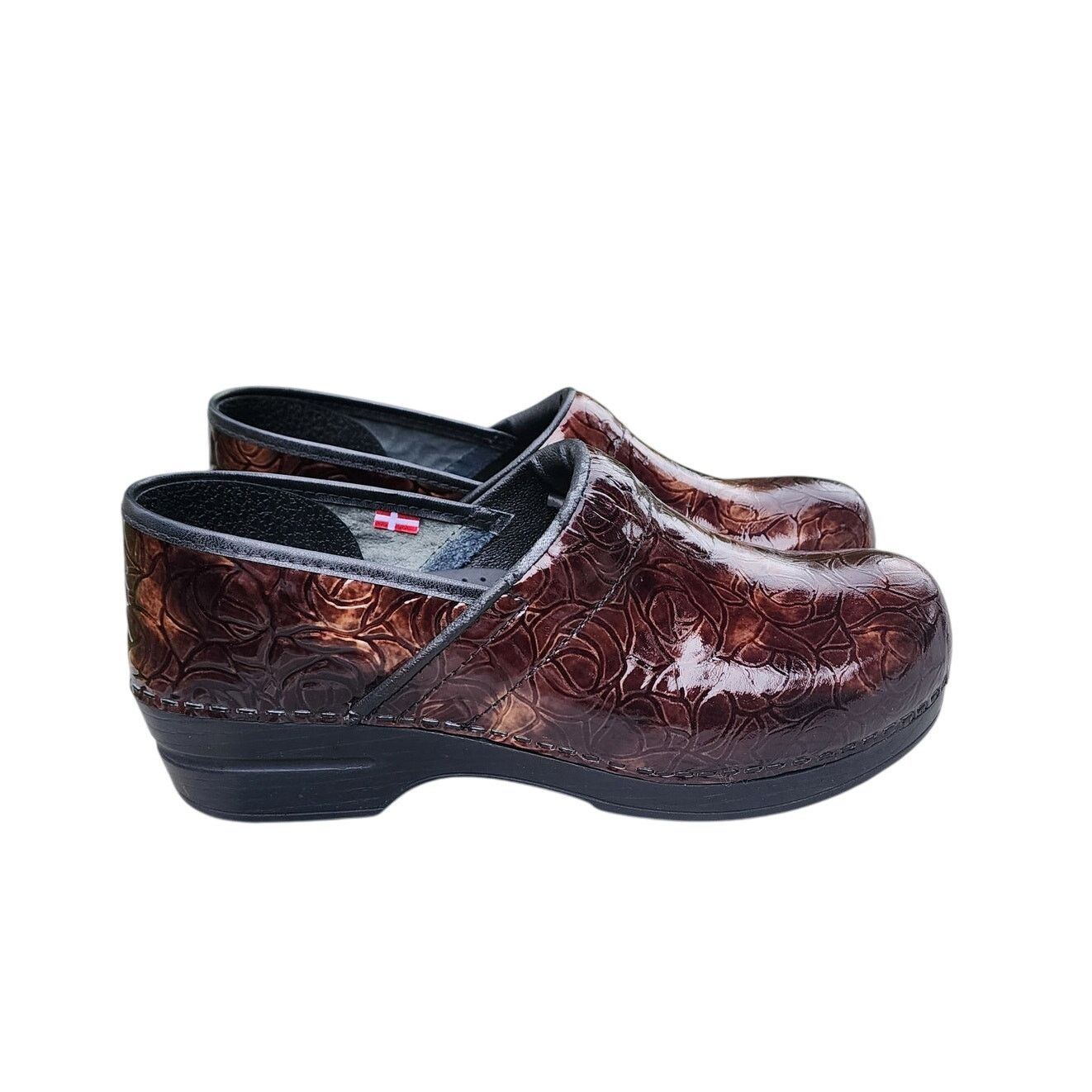 Designer SANITA Floral Embossed Tooled Patent Leather Danish Clogs 42 Size US 11 / IT 41 - 4 Thumbnail