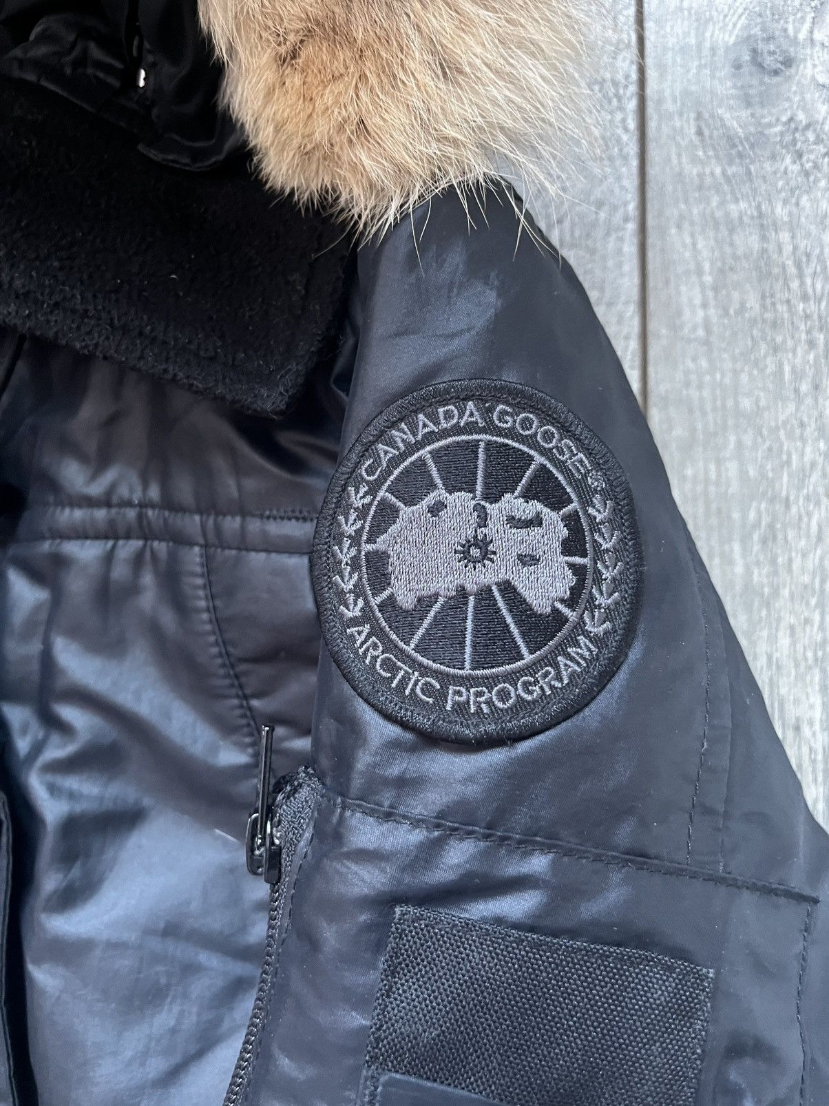 Canada Goose Canada Goose Womens Black Badge Jacket Medium Size M / US 6-8 / IT 42-44 - 7 Thumbnail