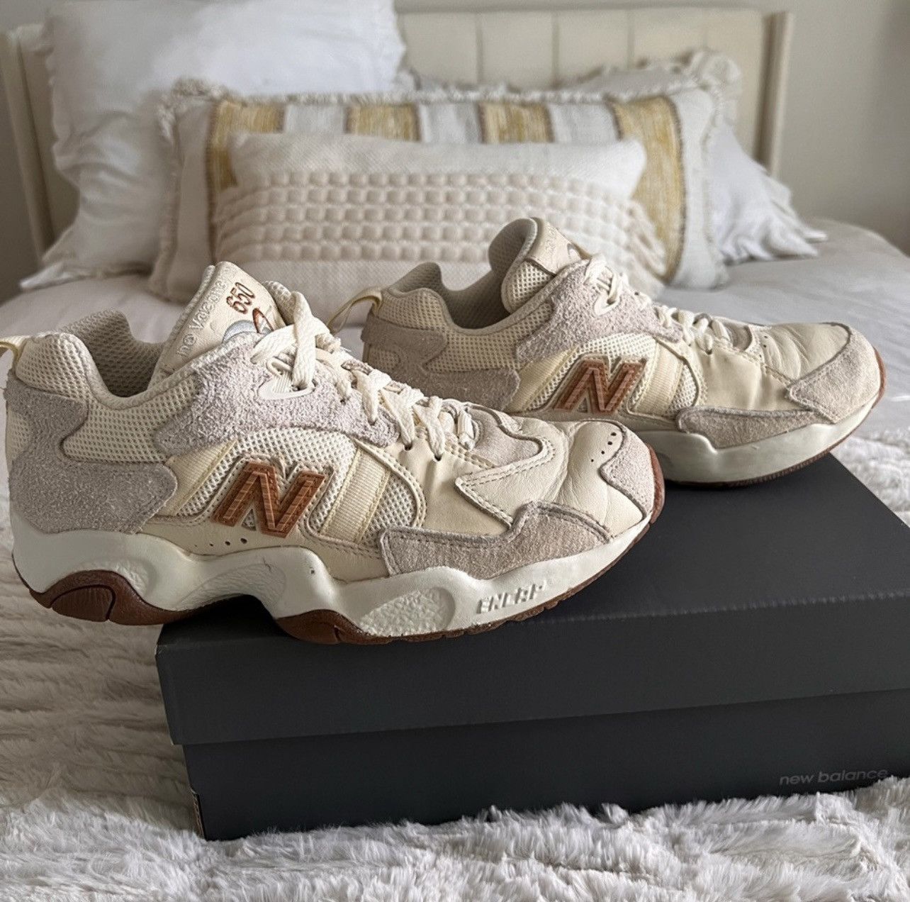 New Balance × No Vacancy Inn New Balance x No Vacancy Inn Suede Sneakers Size US 6 / EU 39 - 3 Thumbnail