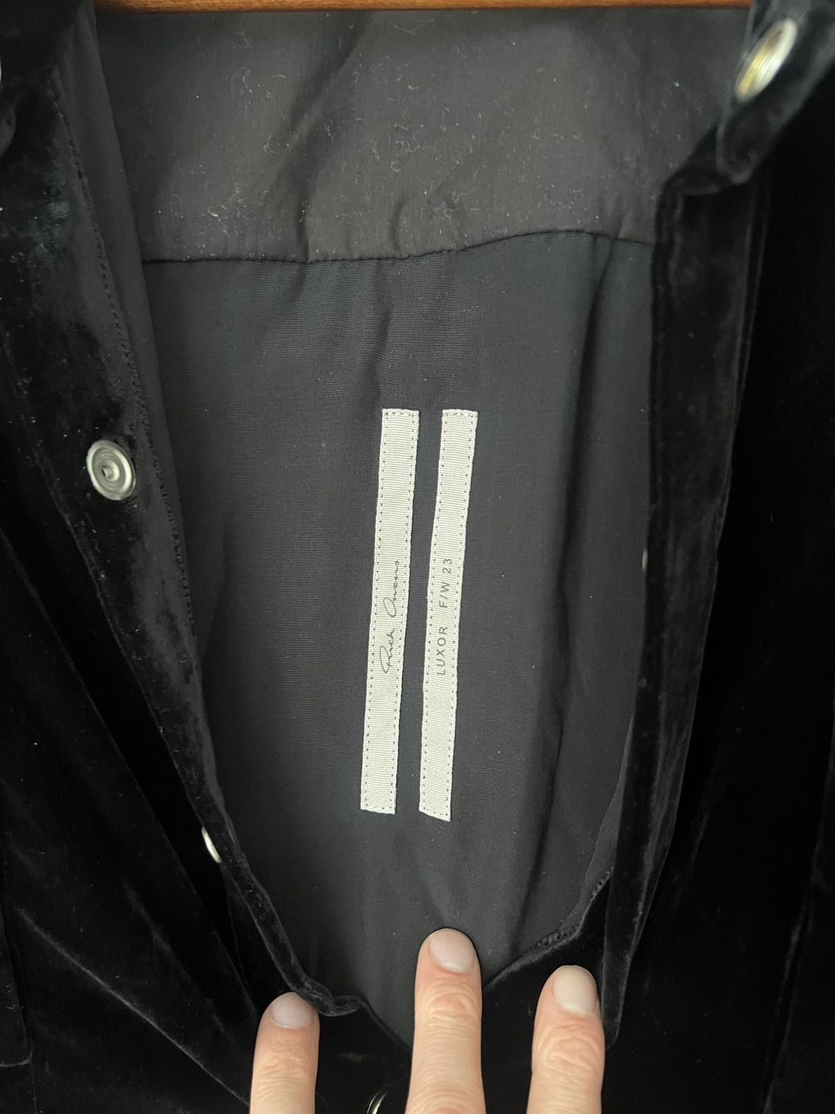 Rick Owens RICK OWENS LUXOR BLACK VELVET BUTTON UP Size US L / EU 52-54 / 3 - 4 Thumbnail