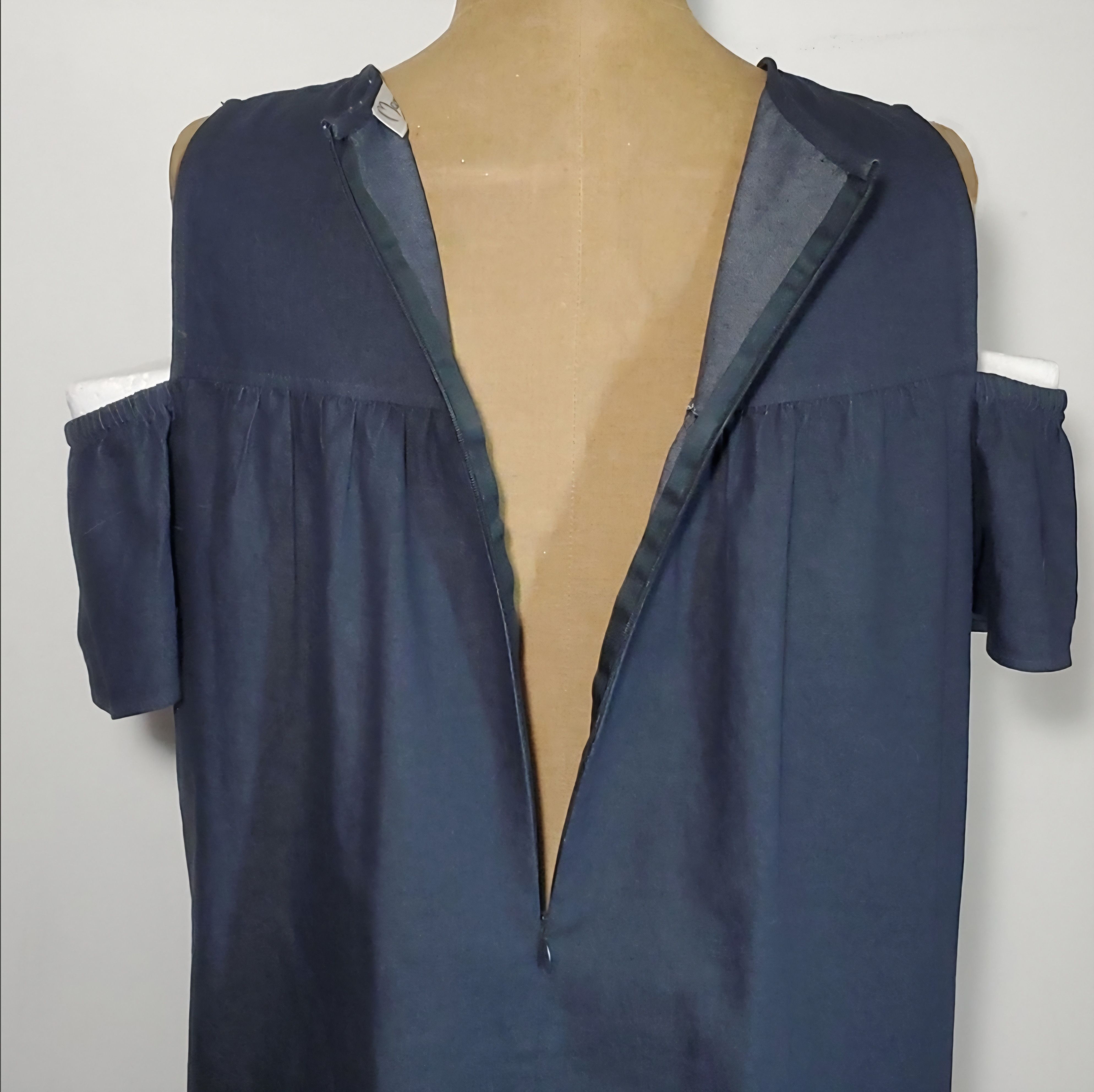 MAGGY LONDON Maggy L Size M Dress Chambray Denim Stretch Cold Shoulder Size M / US 6-8 / IT 42-44 - 6 Thumbnail