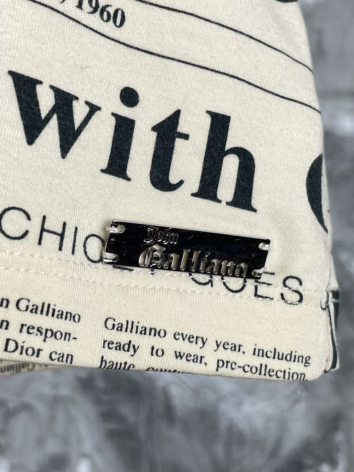 John Galliano John Galliano Rare Archive 2000s Gazette Print T-shirt Size M / US 6-8 / IT 42-44 - 6 Thumbnail