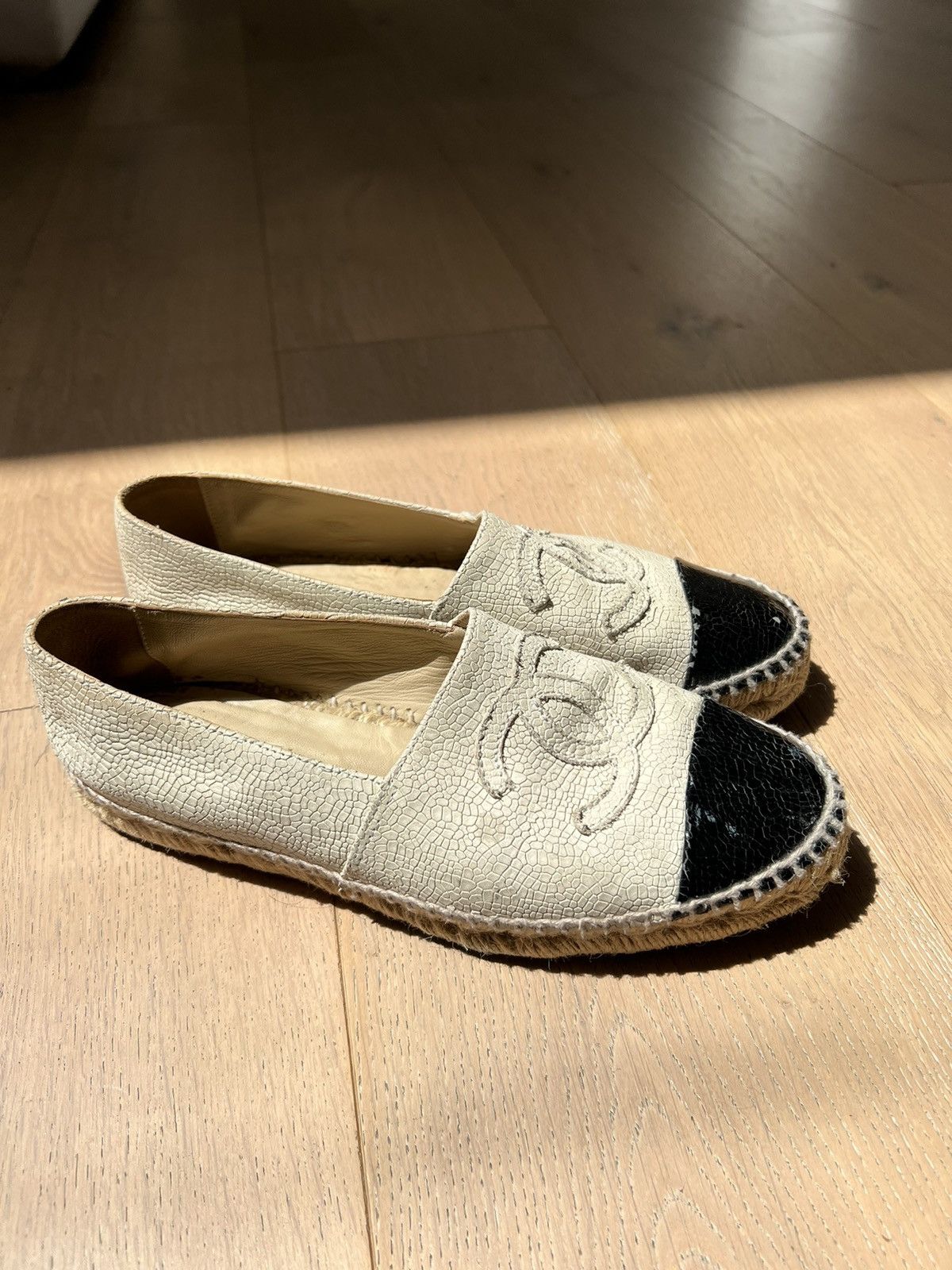Chanel Chanel Beige Espadrilles Size 9 Size US 9 / IT 39 - 2 Thumbnail