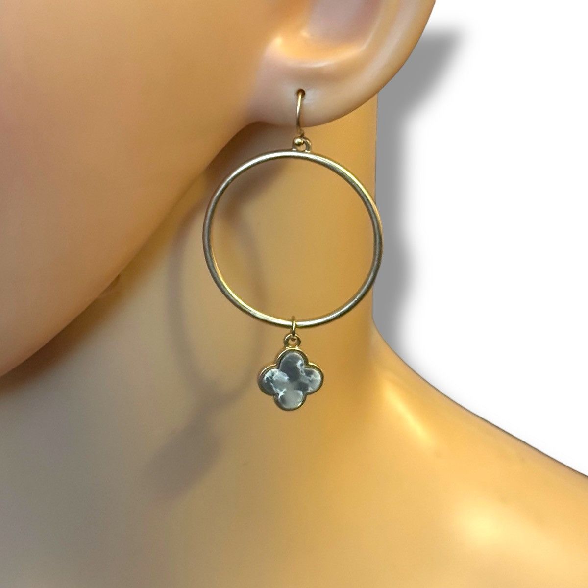 Other Gold tone open circle hoop with Jasper clover charm Size ONE SIZE - 2 Thumbnail