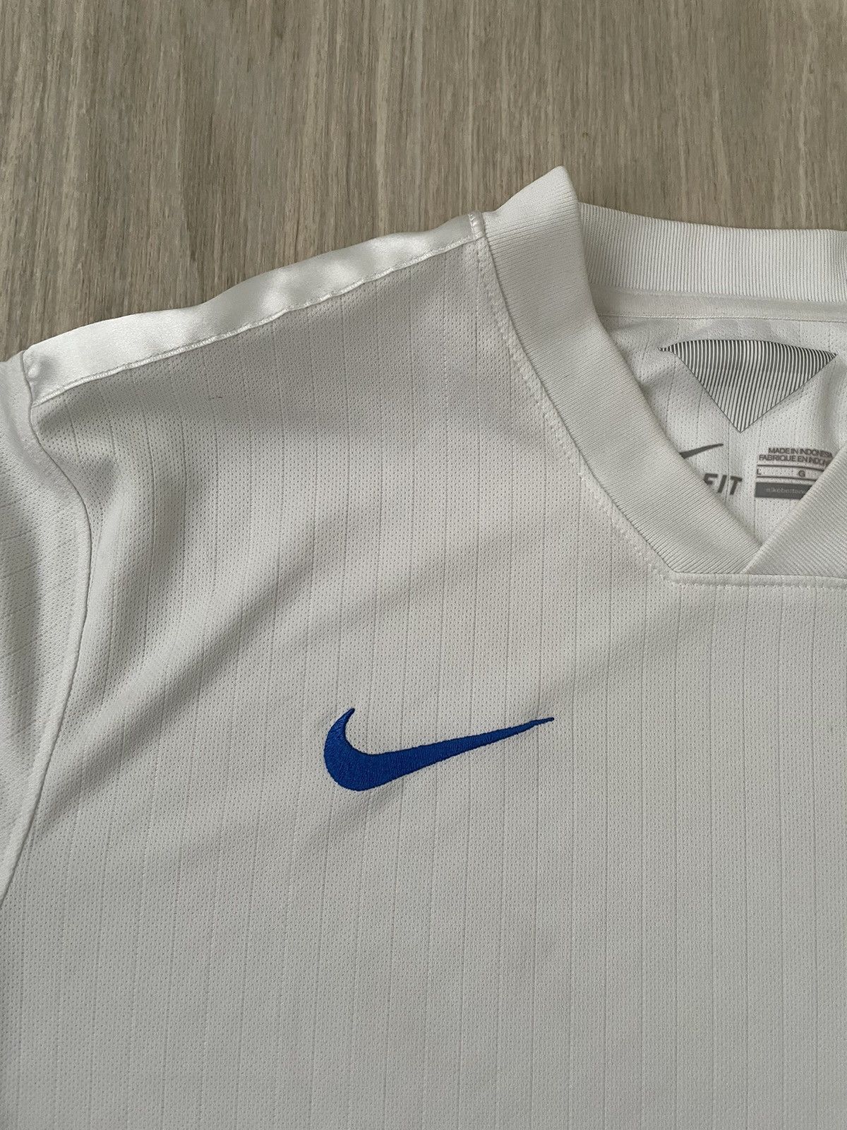 Nike Nike England soccer jersey Size US L / EU 52-54 / 3 - 4 Thumbnail