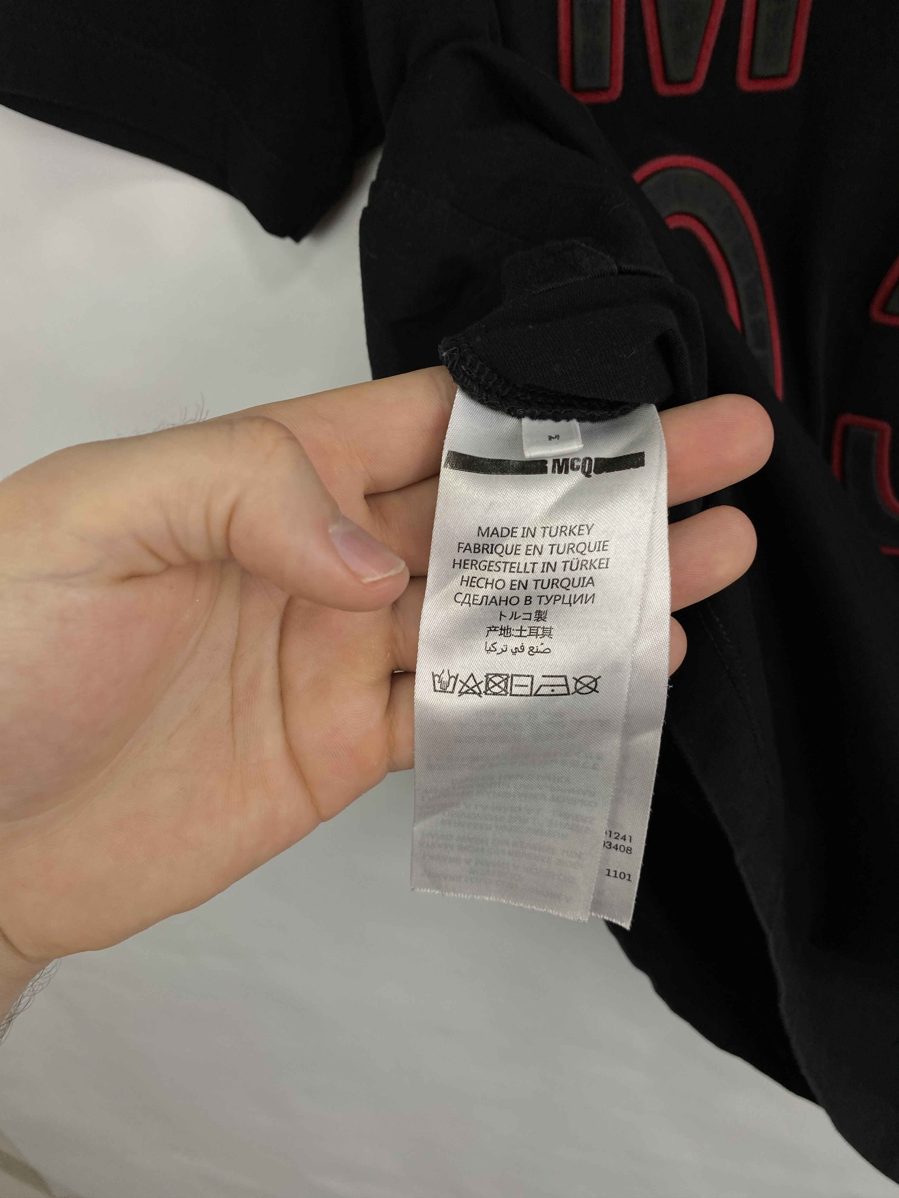 Alexander McQueen 🇮🇹 Alexander McQueen London Luxury Rare T-Shirt Retro Hype Size US M / EU 48-50 / 2 - 6 Thumbnail