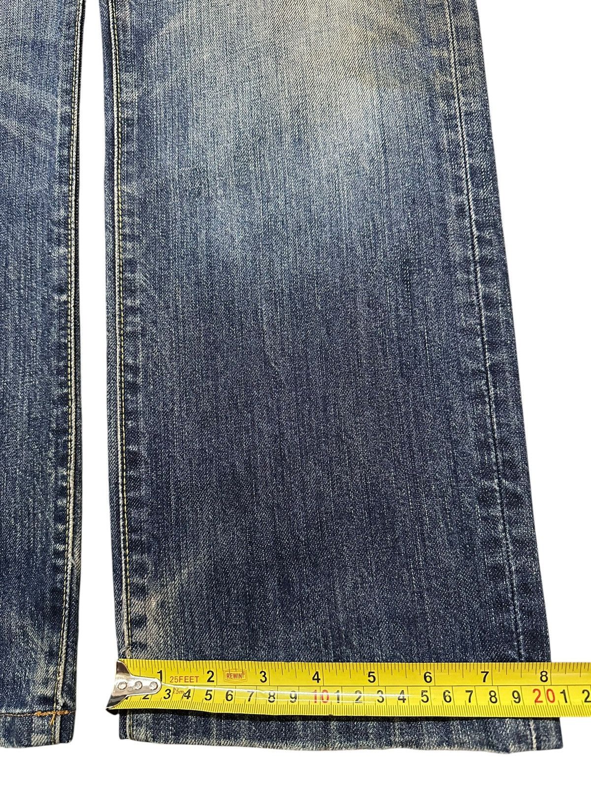 Uniqlo Vintage Japanese Uniqlo Blue Faded Wash Distress Loose Jeans Size US 32 / EU 48 - 16 Thumbnail