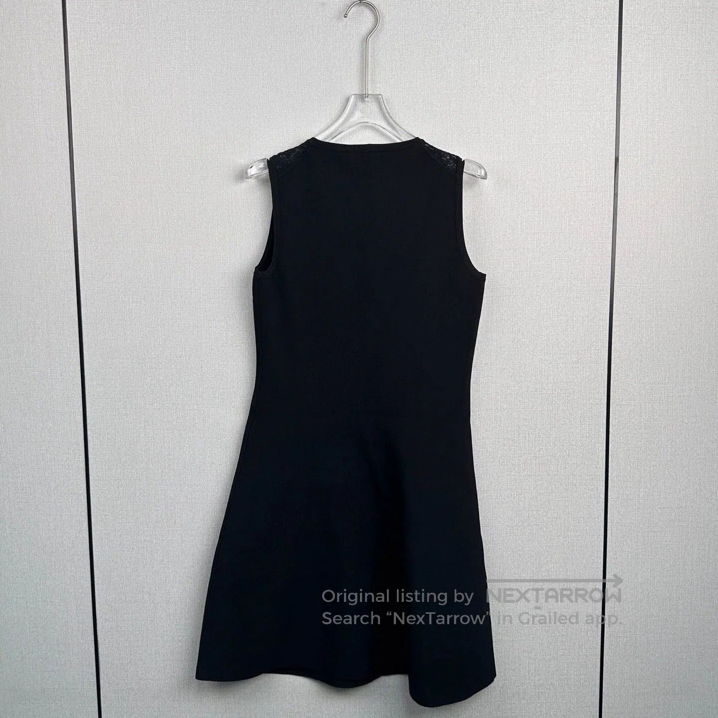 Louis Vuitton Sleeveless Lace Dress. - www.bongoclub.cl